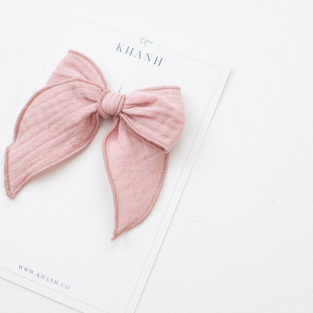 Charming Pink | Medium Whimsical Bow