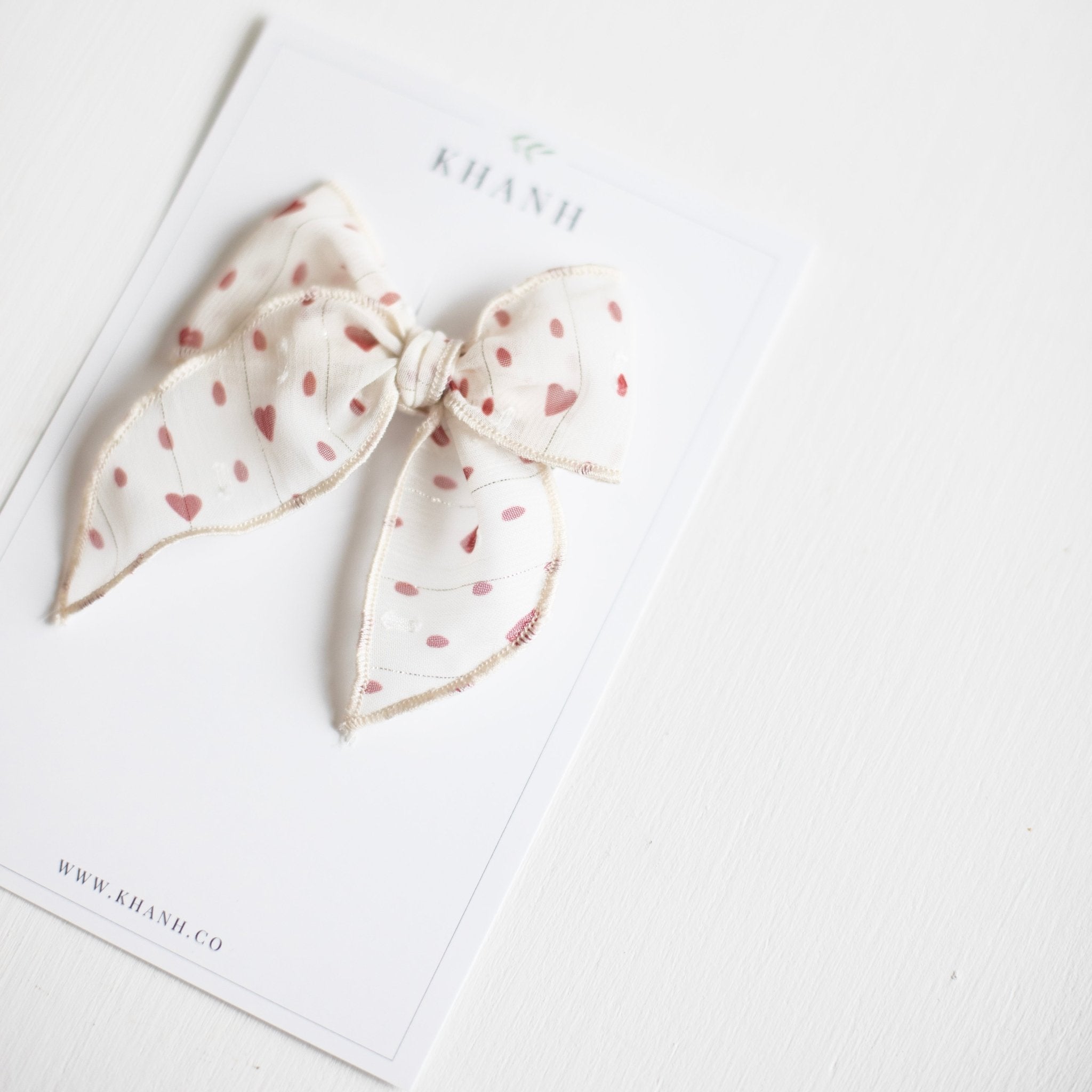 Adora | Medium Whimsical Bow