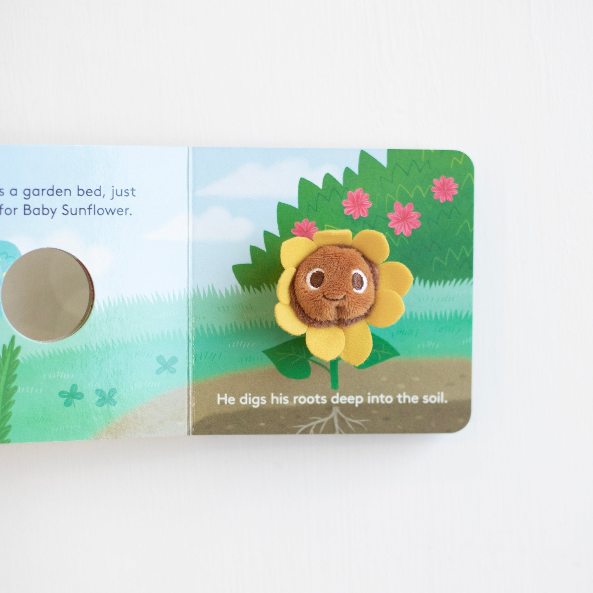 Baby Sunflower: Finger Puppet Book