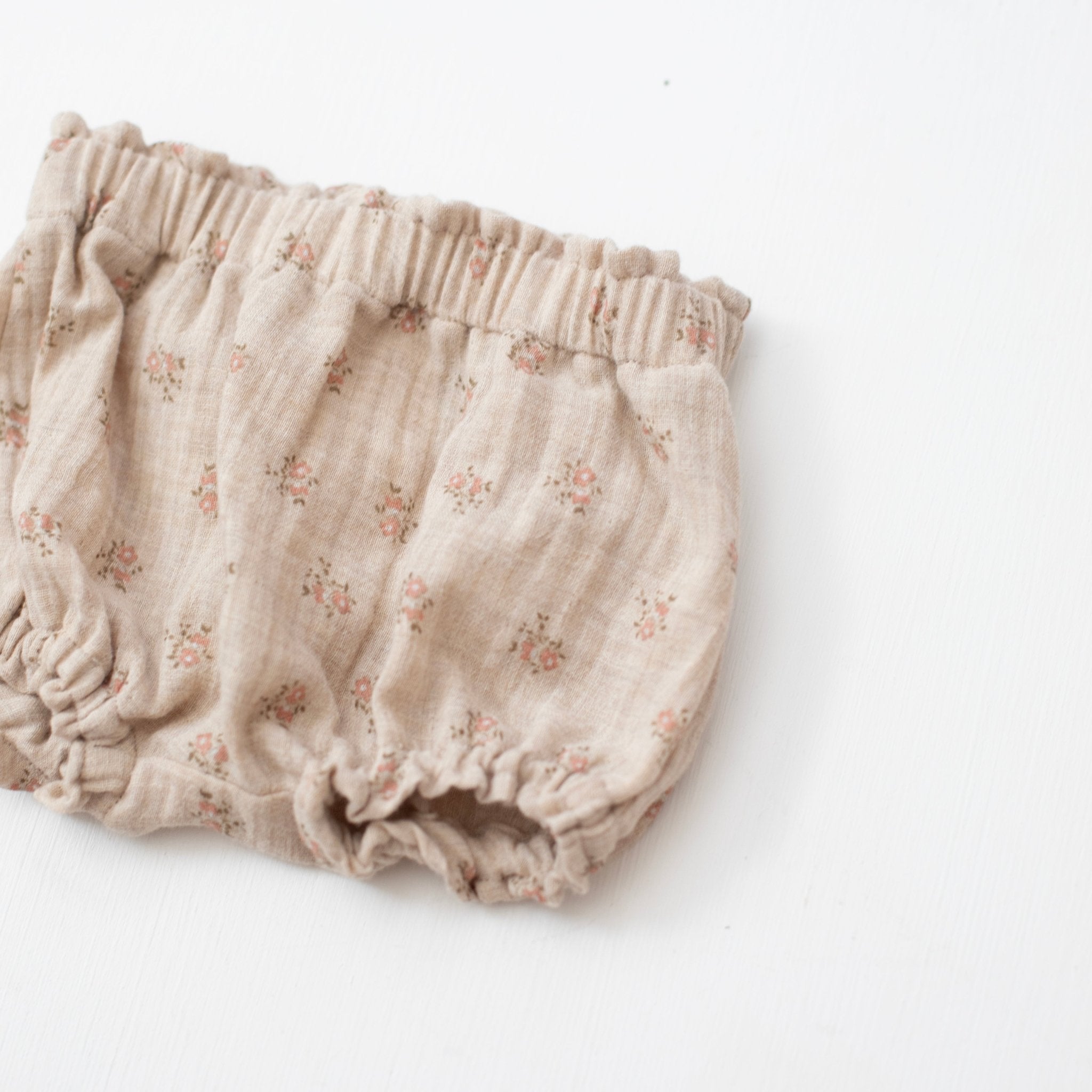 Bloomer | Della
