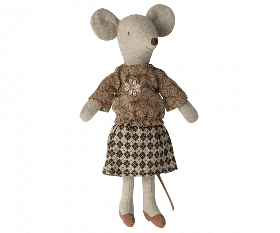 Blouse and skirt for grandma mouse