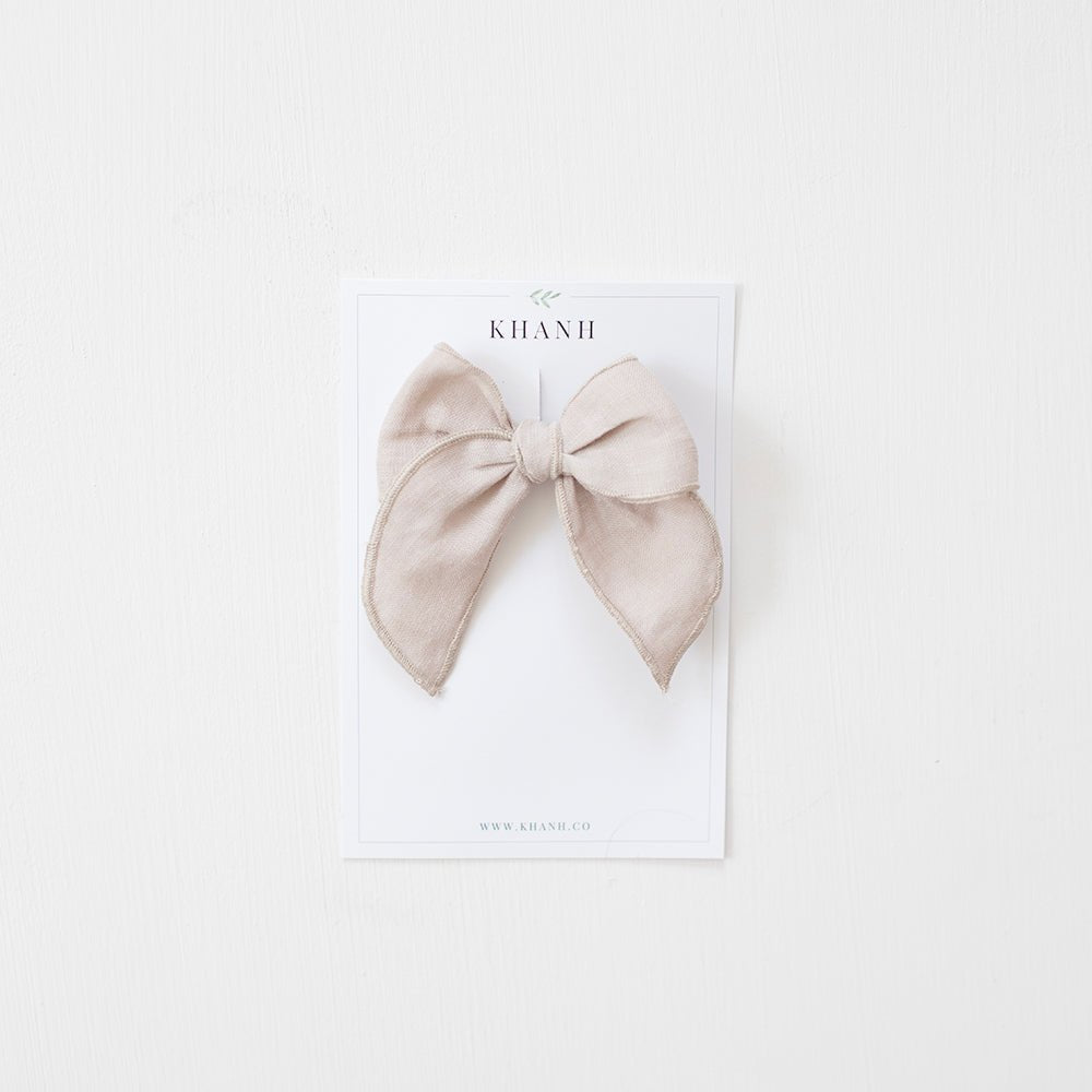 Cashmere | Medium Whimsical Bow