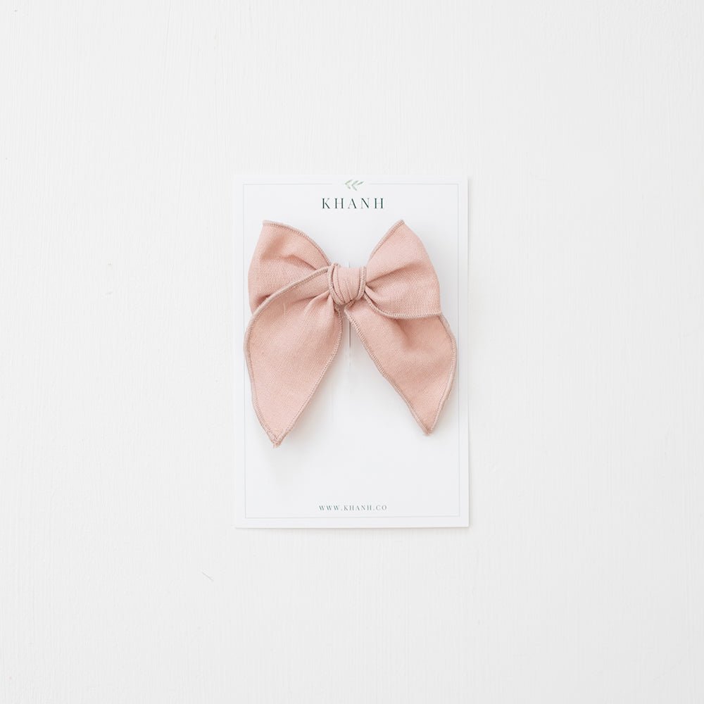 Charisma | medium Whimsical Bow