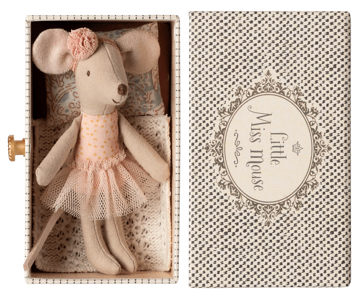 Dancing Mouse in Daybed, Little Sister