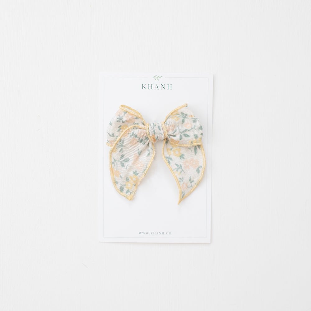 Delilah | medium Whimsical Bow