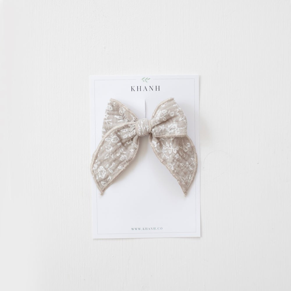 Edith | Medium Whimsical Bow