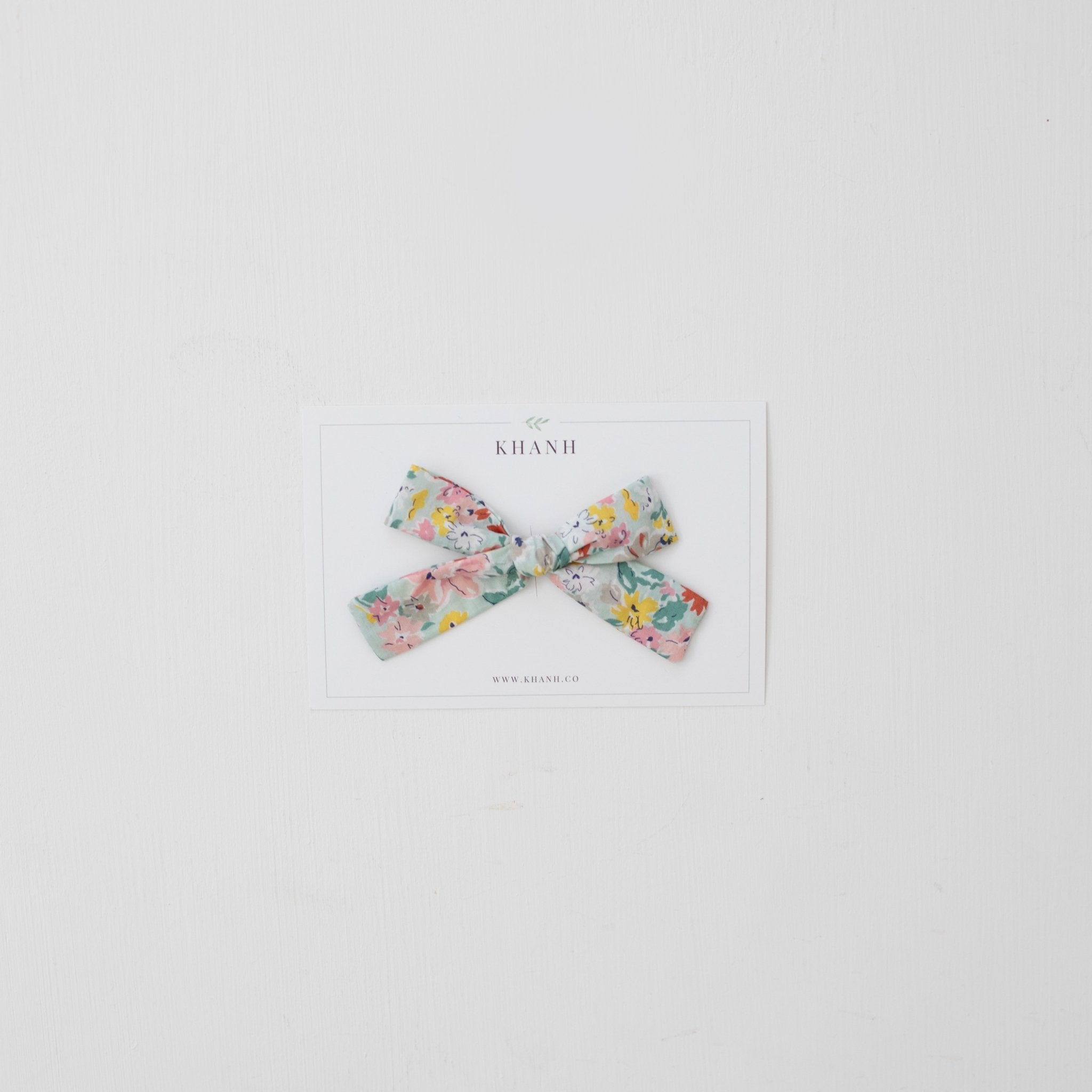 Harper | Medium Hand - tied Bow