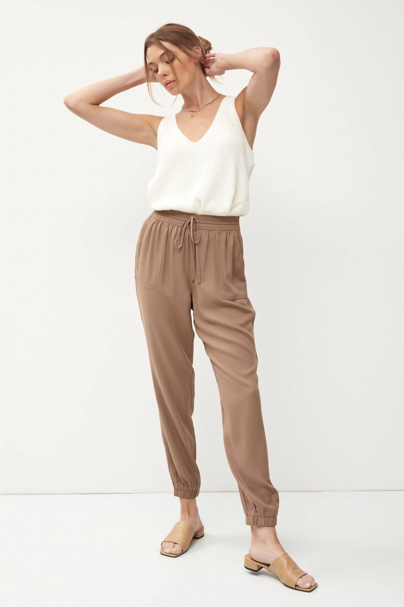 HIGH RISE ELASTIC DRAWSTRING JOGGER PANTS | Dark Taupe