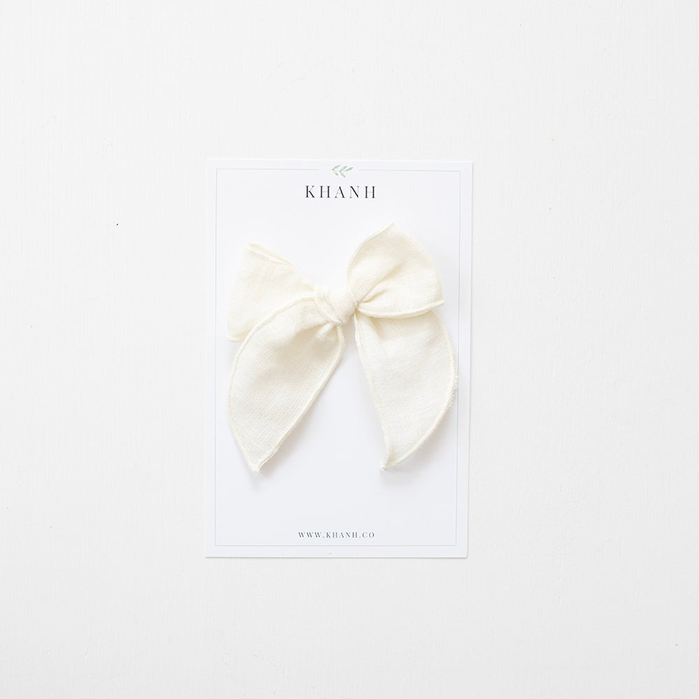 Ivory | Medium Whimsical Bow