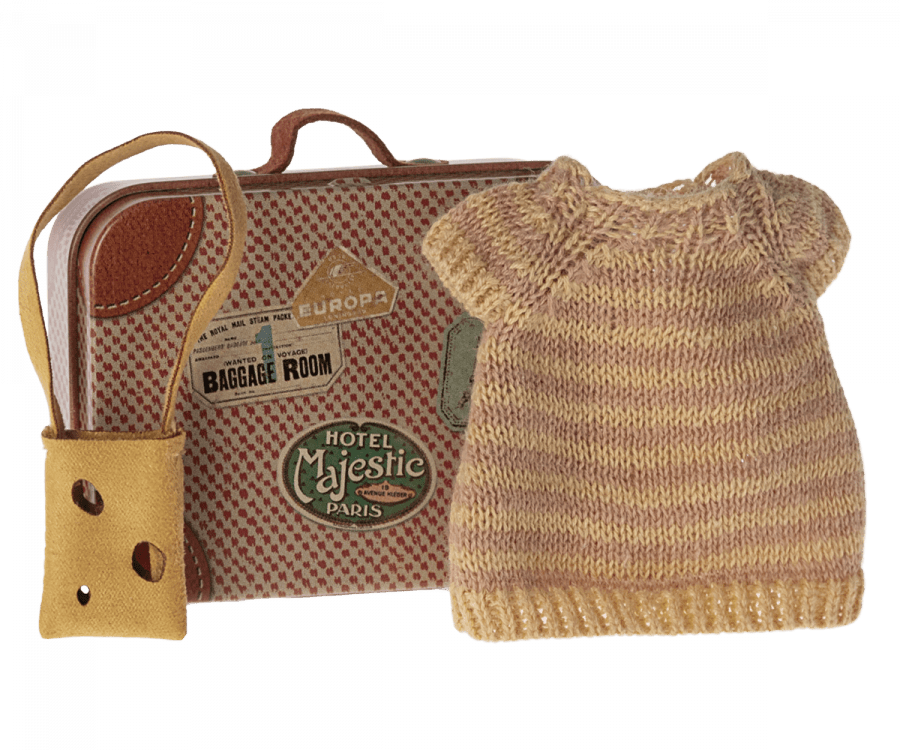 Knitted dress and bag in suitcase, Big sister mouse