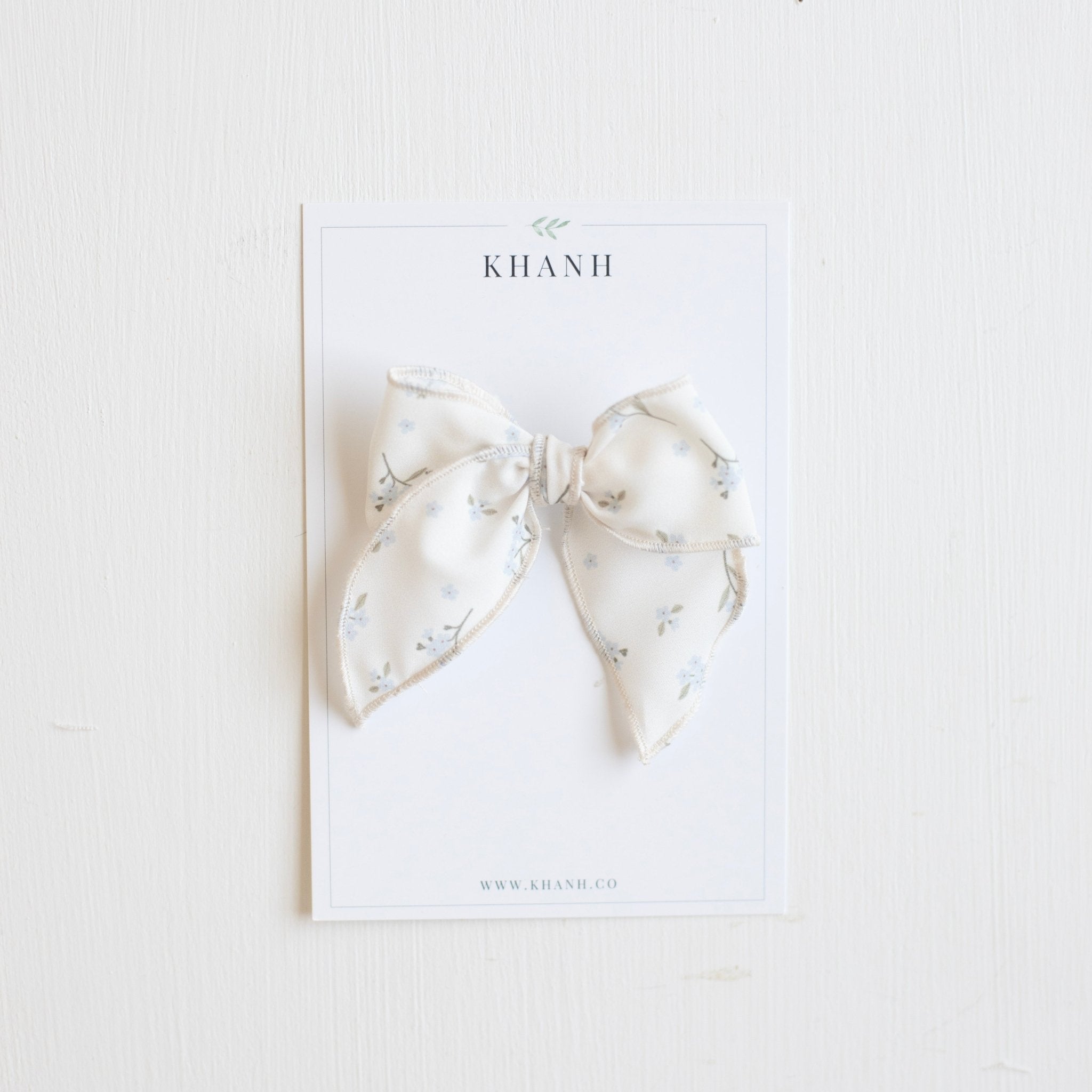Kristen | Medium Whimsical Bow