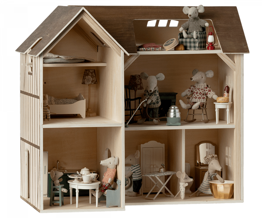 Mouse hole Farmhouse