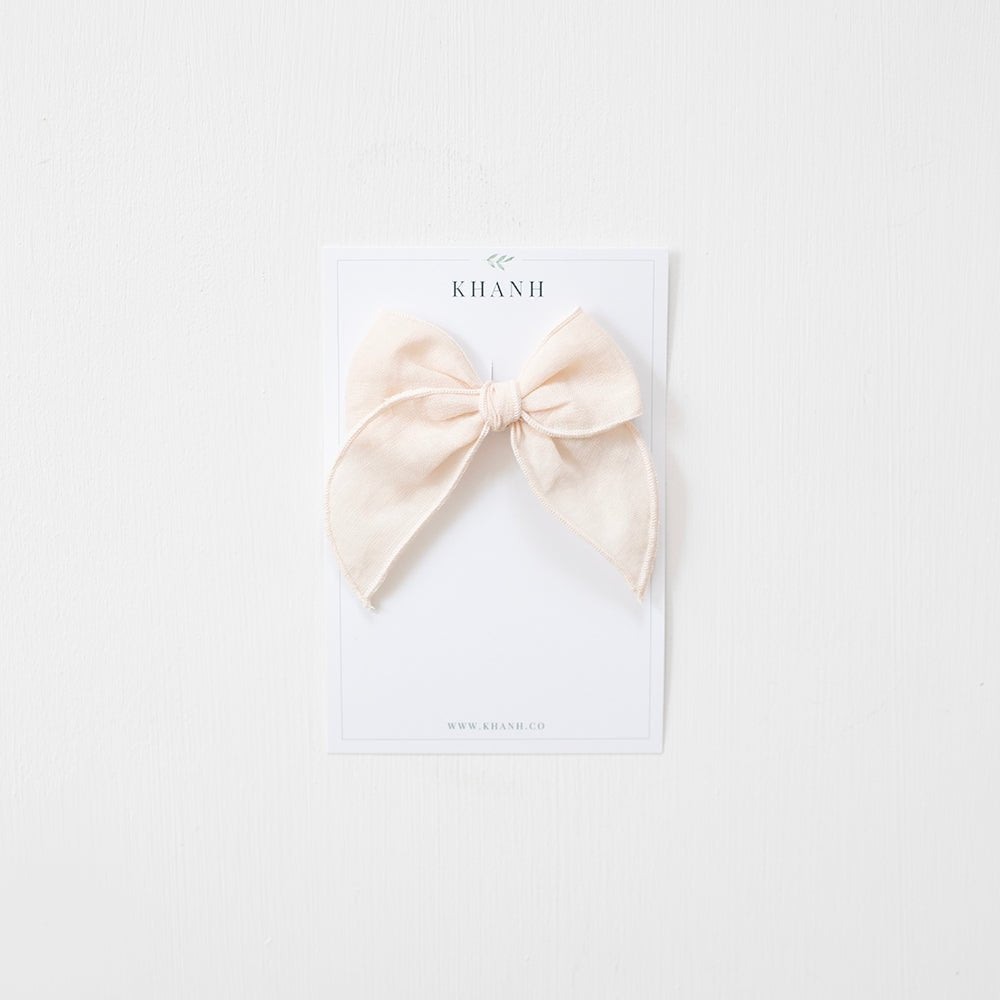 Pink Ground | Medium Whimsical Bow