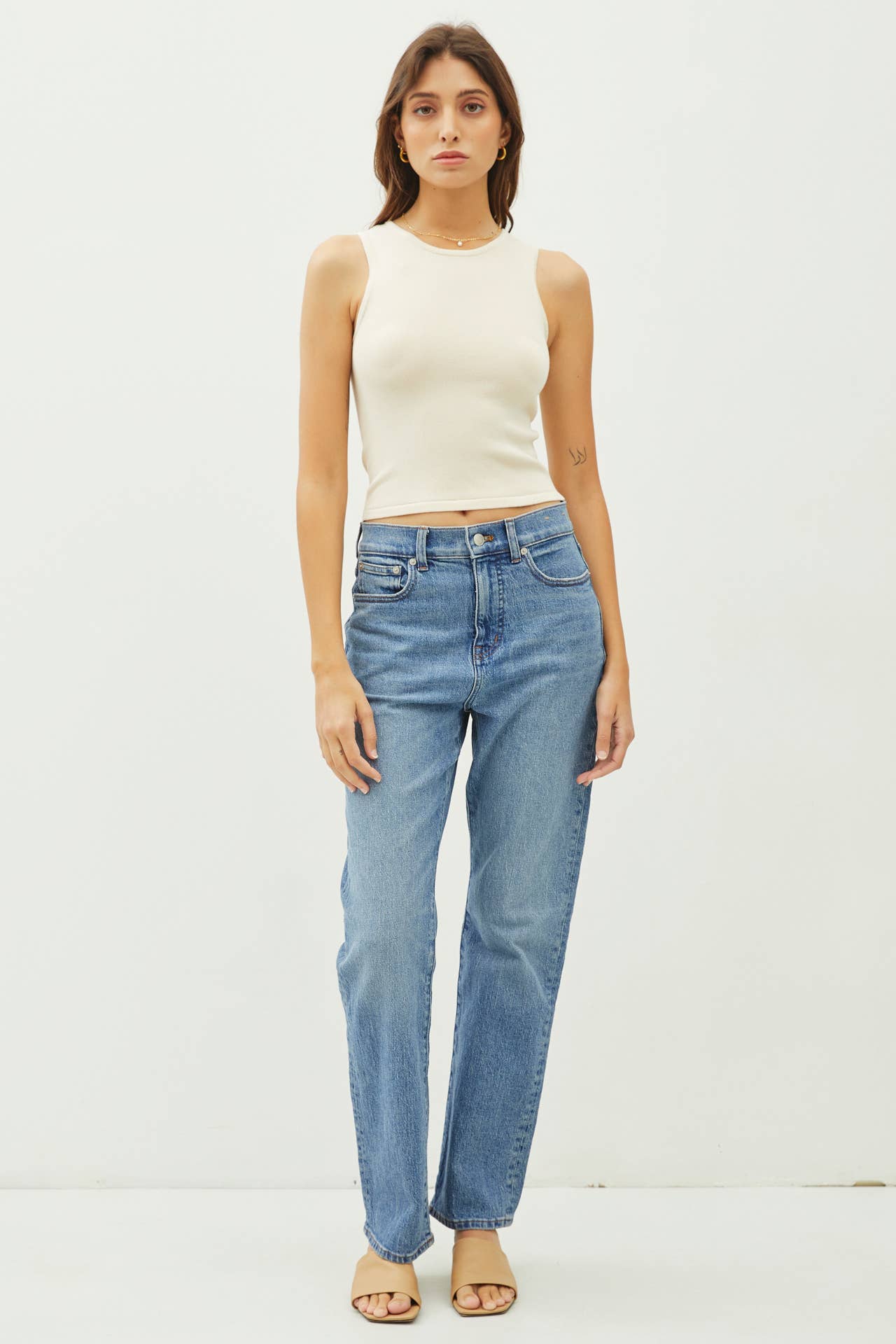 ROUND NECK SLEVELESS CROP TANK | Vanilla