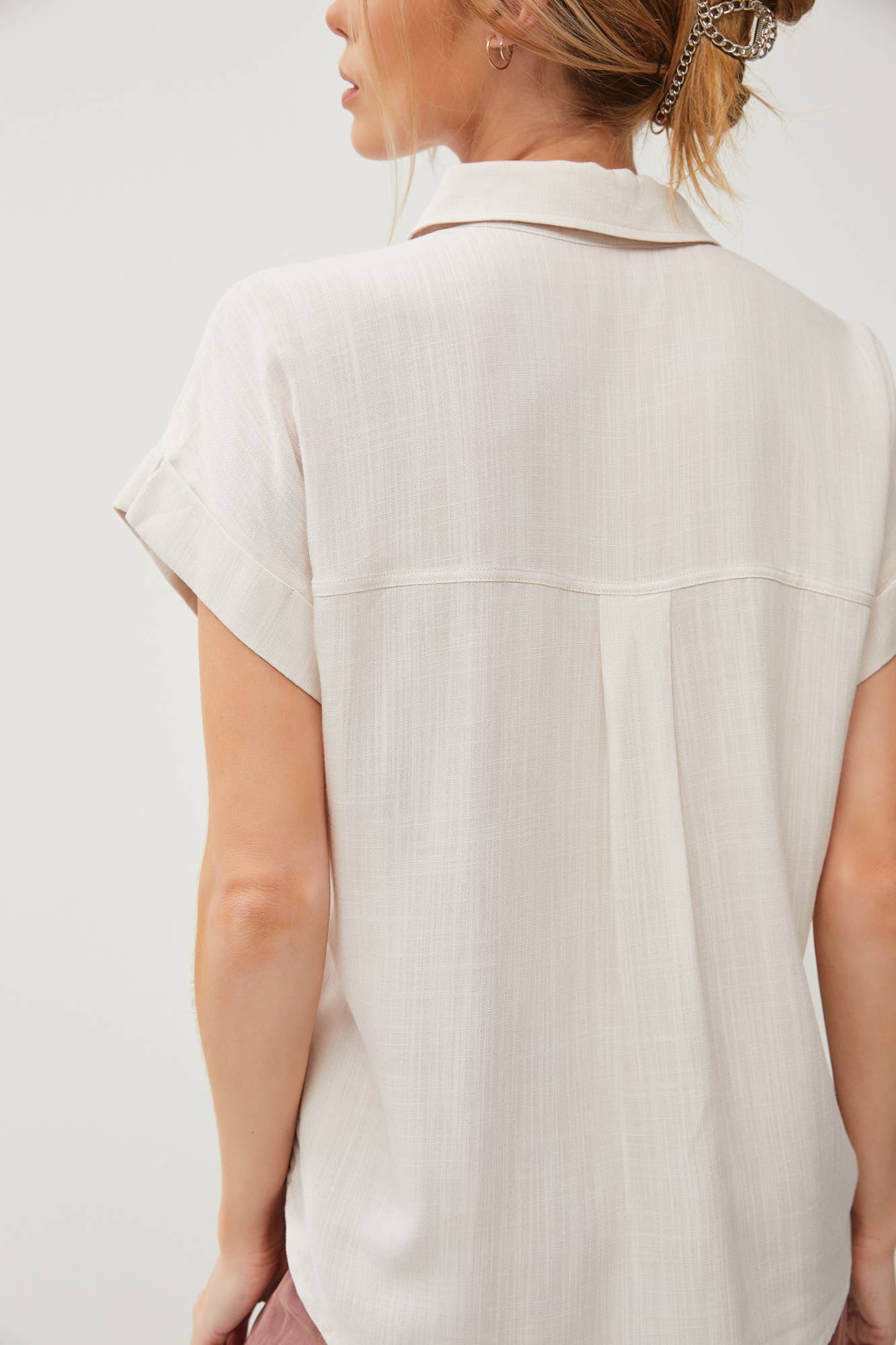SOLID SHORT SLEEVE BUTTON DOWN SHIRT - Ecru