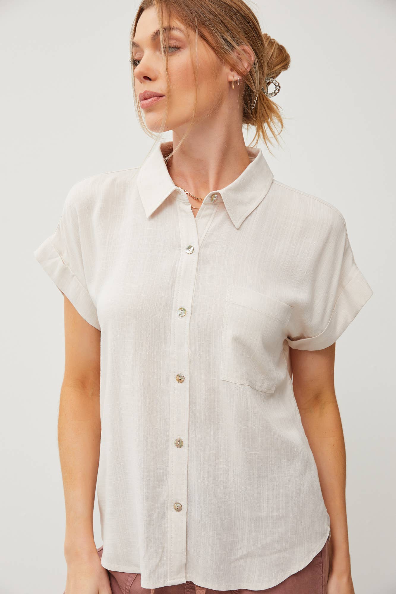 SOLID SHORT SLEEVE BUTTON DOWN SHIRT - Ecru