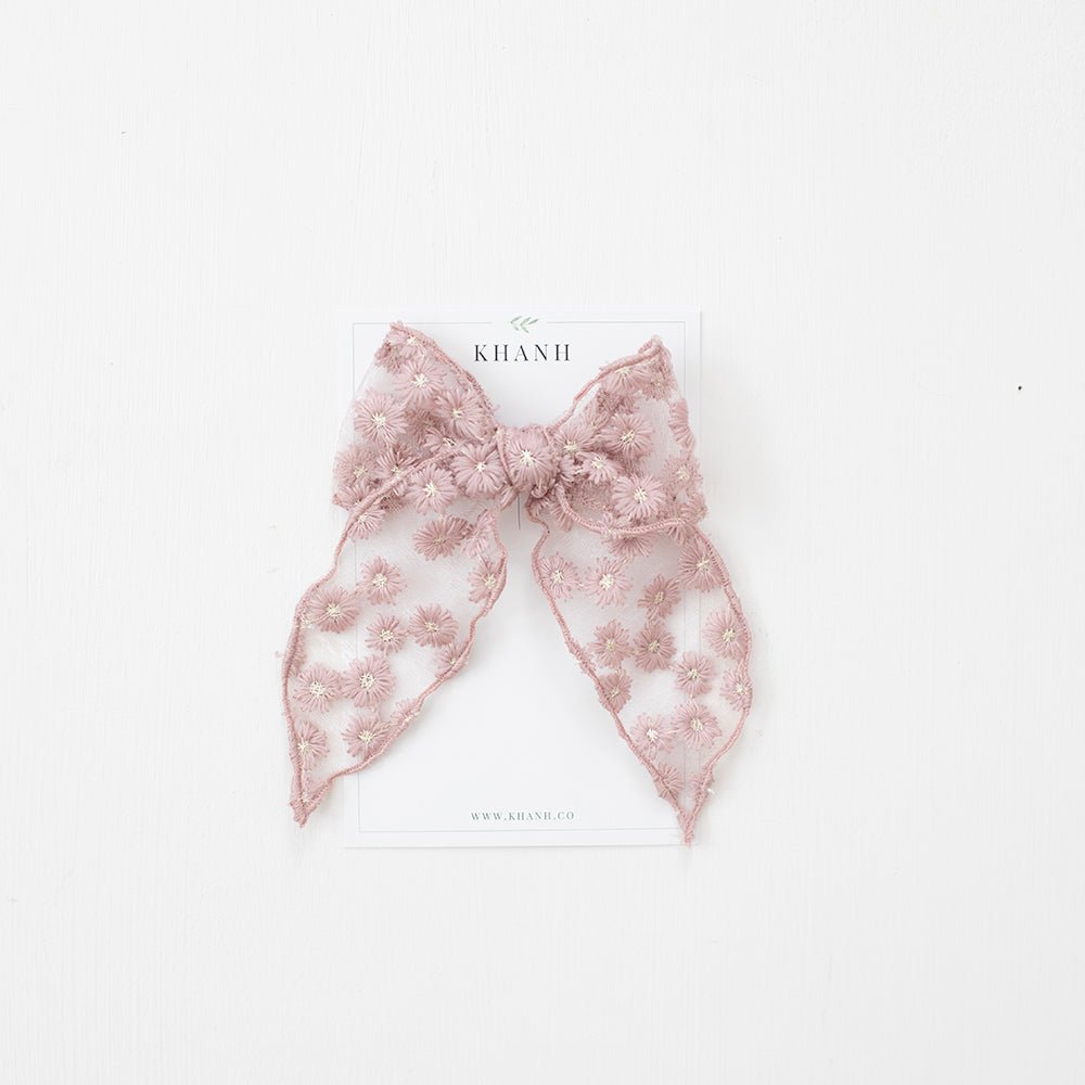 Vera | Oversized Whimsical Bow