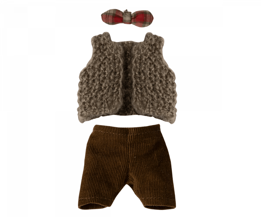 Vest, pants and butterfly for grandpa mouse