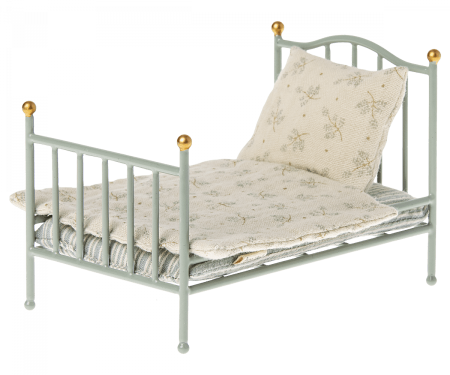 Vintage Bed | Mint