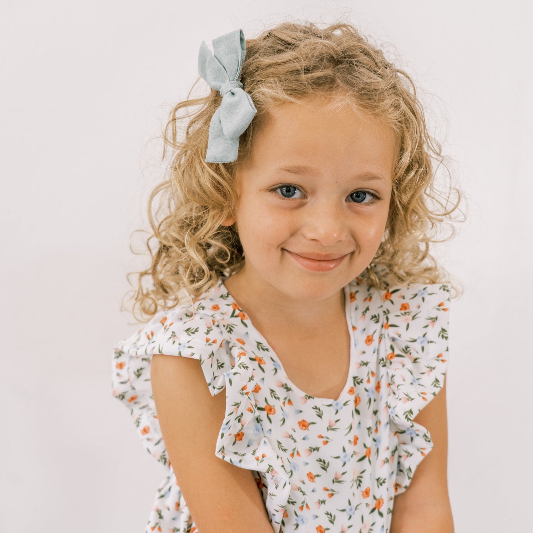 Moonmist | Medium Hand - tied Bow