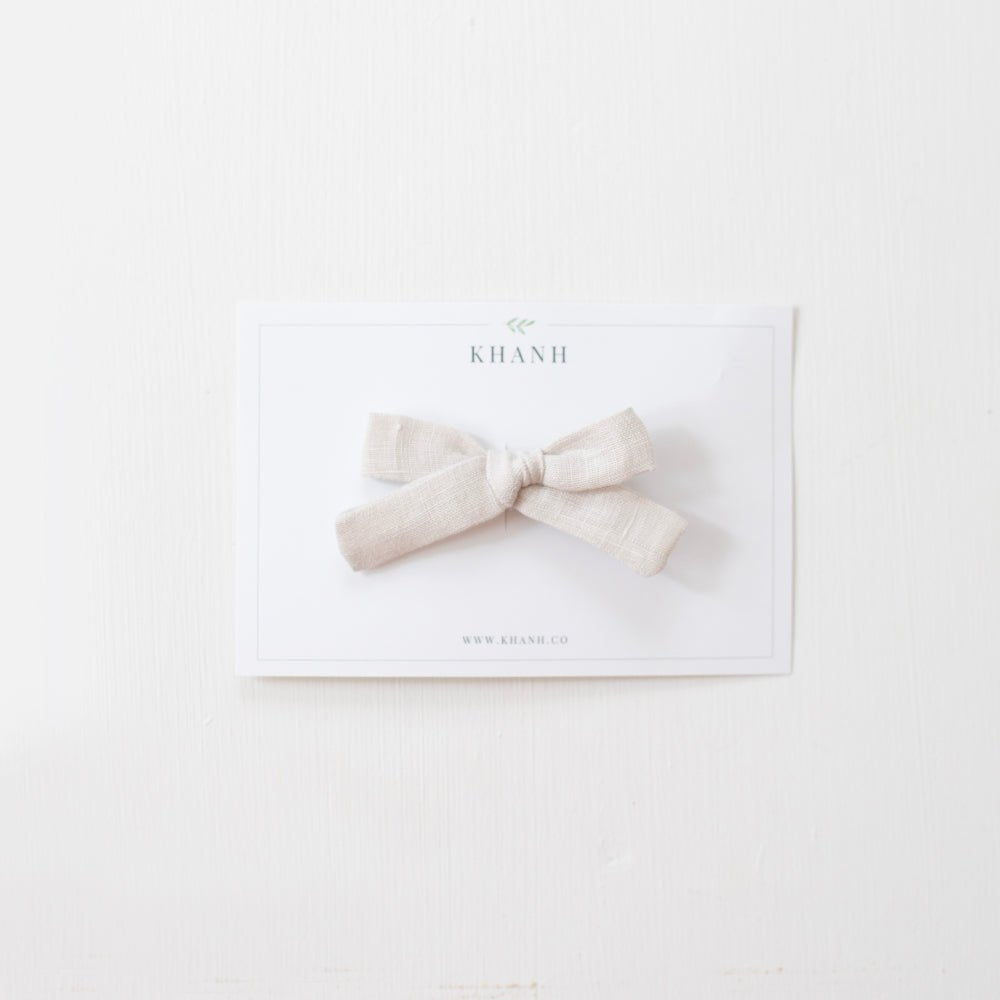 Perfectly pale | Petite Hand - Tied Bow