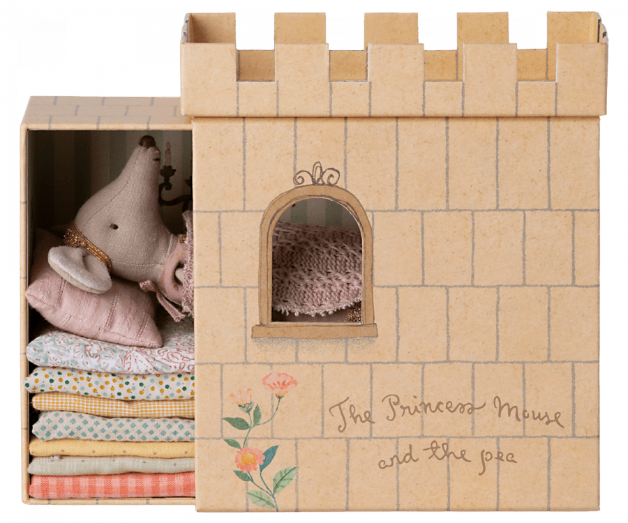 Princess and the pea, Big sister mouse