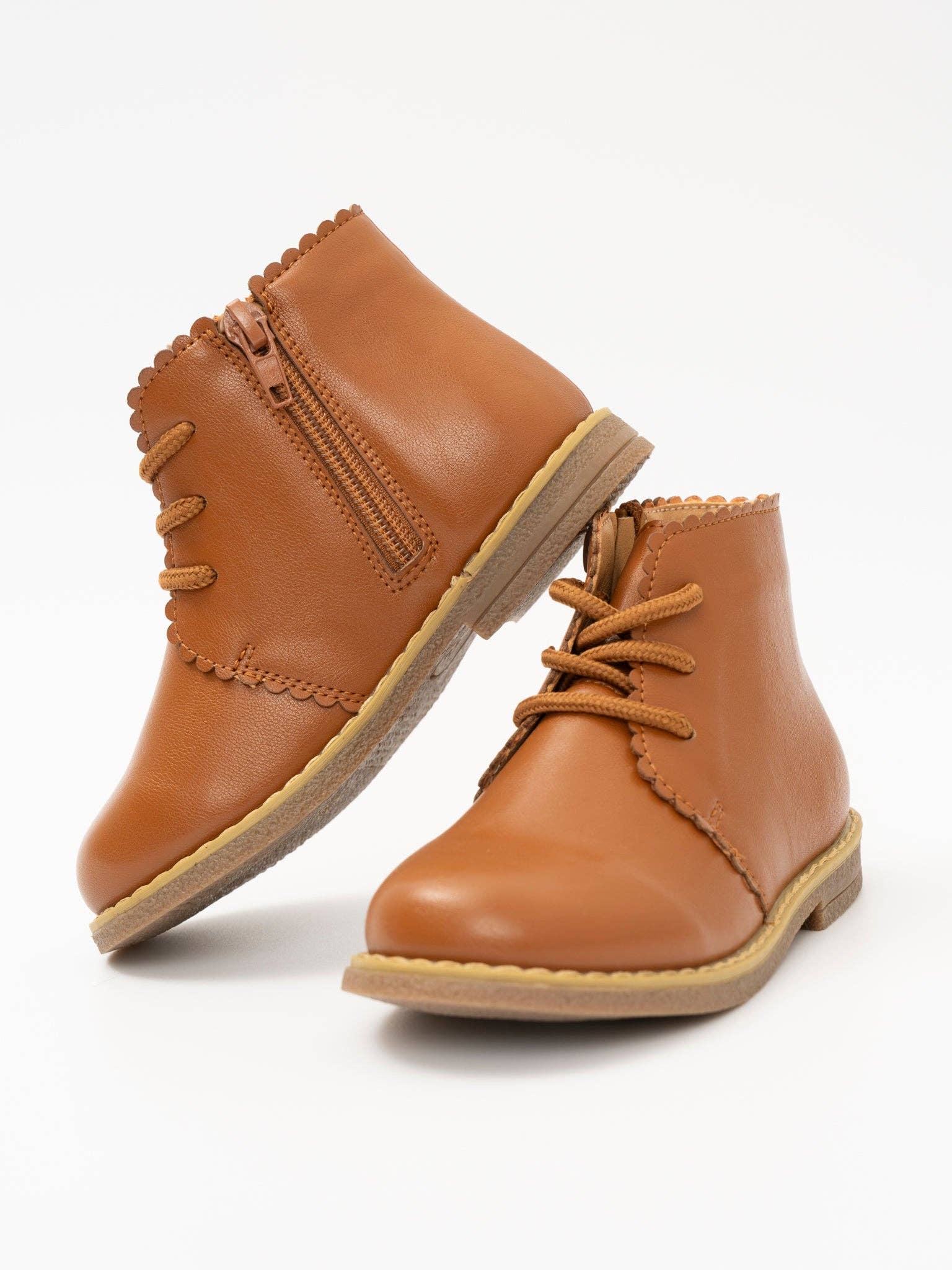 Cinnamon Scallop Trim Boot