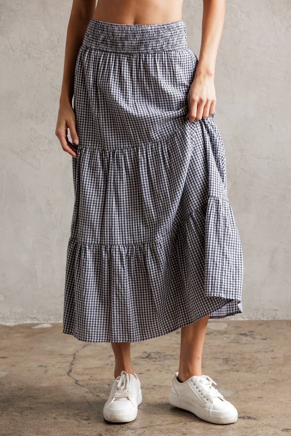 Tired Gingham Midi Skirt || Navy