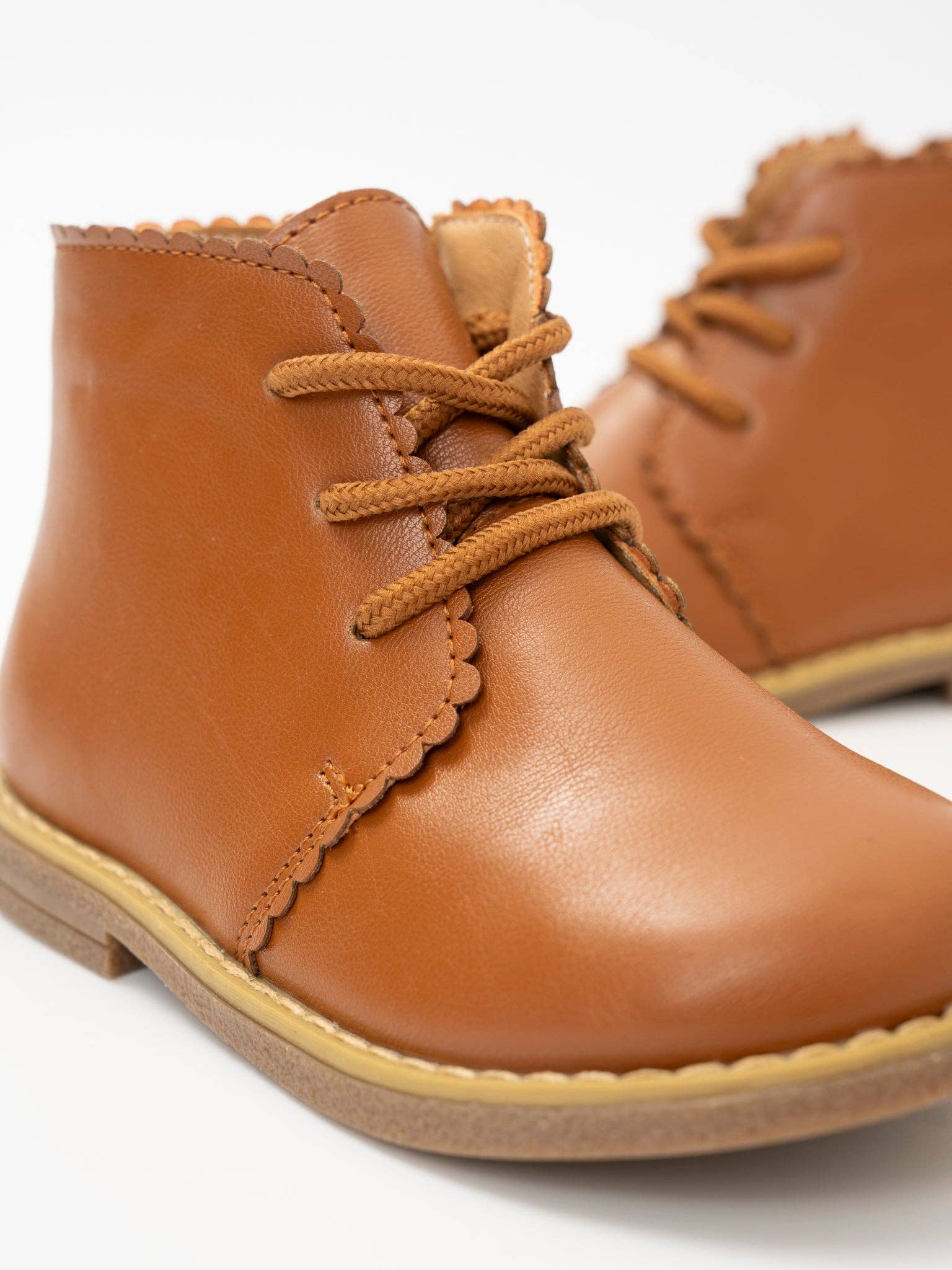 Cinnamon Scallop Trim Boot