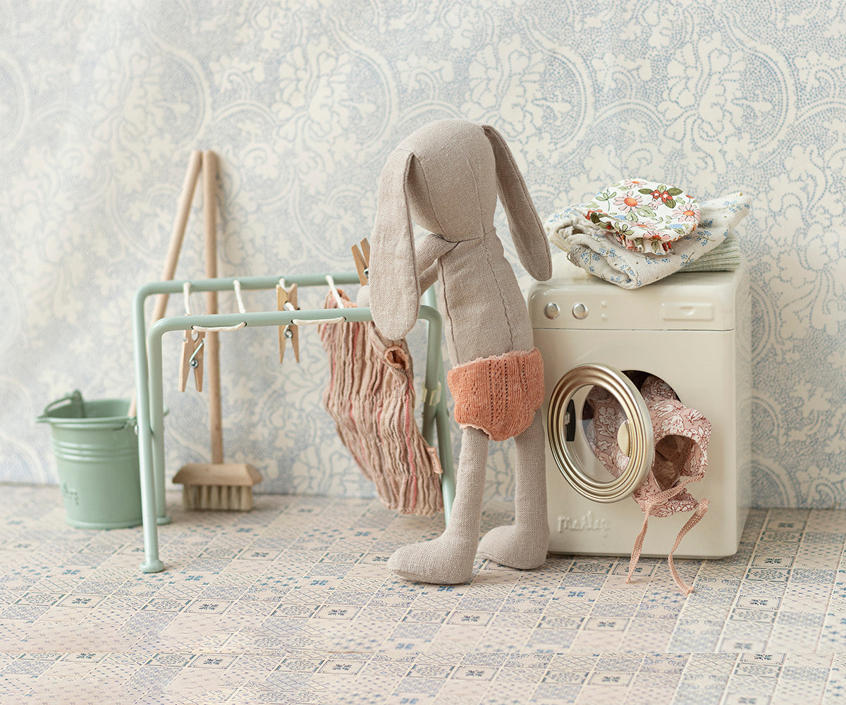Drying rack w. pegs, Miniature