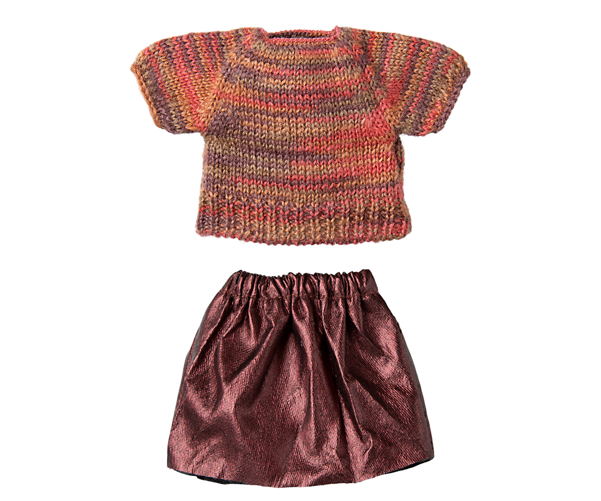 Skirt and knitted blouse, Mum mouse