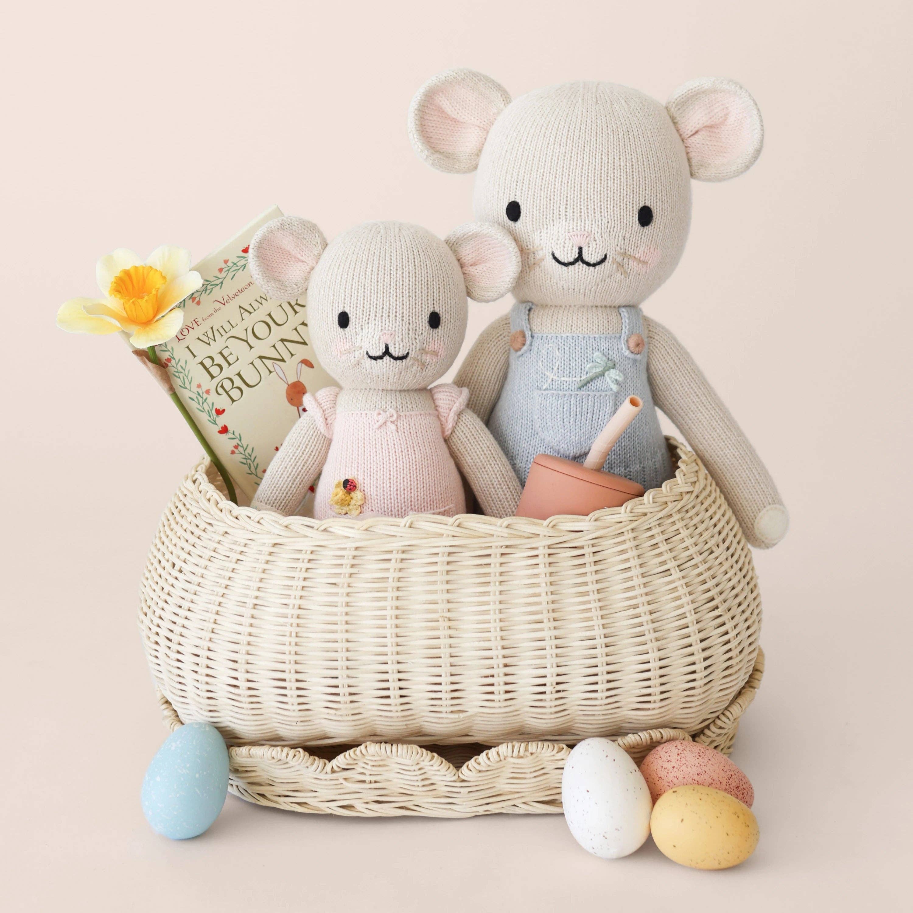 Beatrice the mouse (blush)