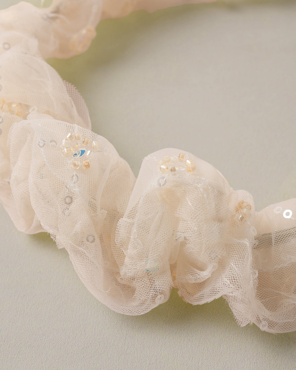 GATHERED HEADBAND || PEARL