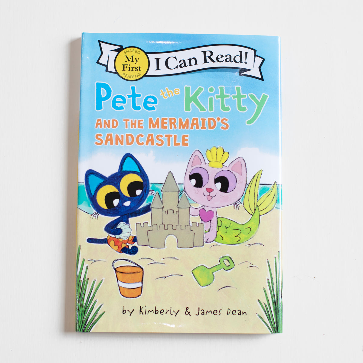 Pete the Kitty and the Mermaid's Sandcastle