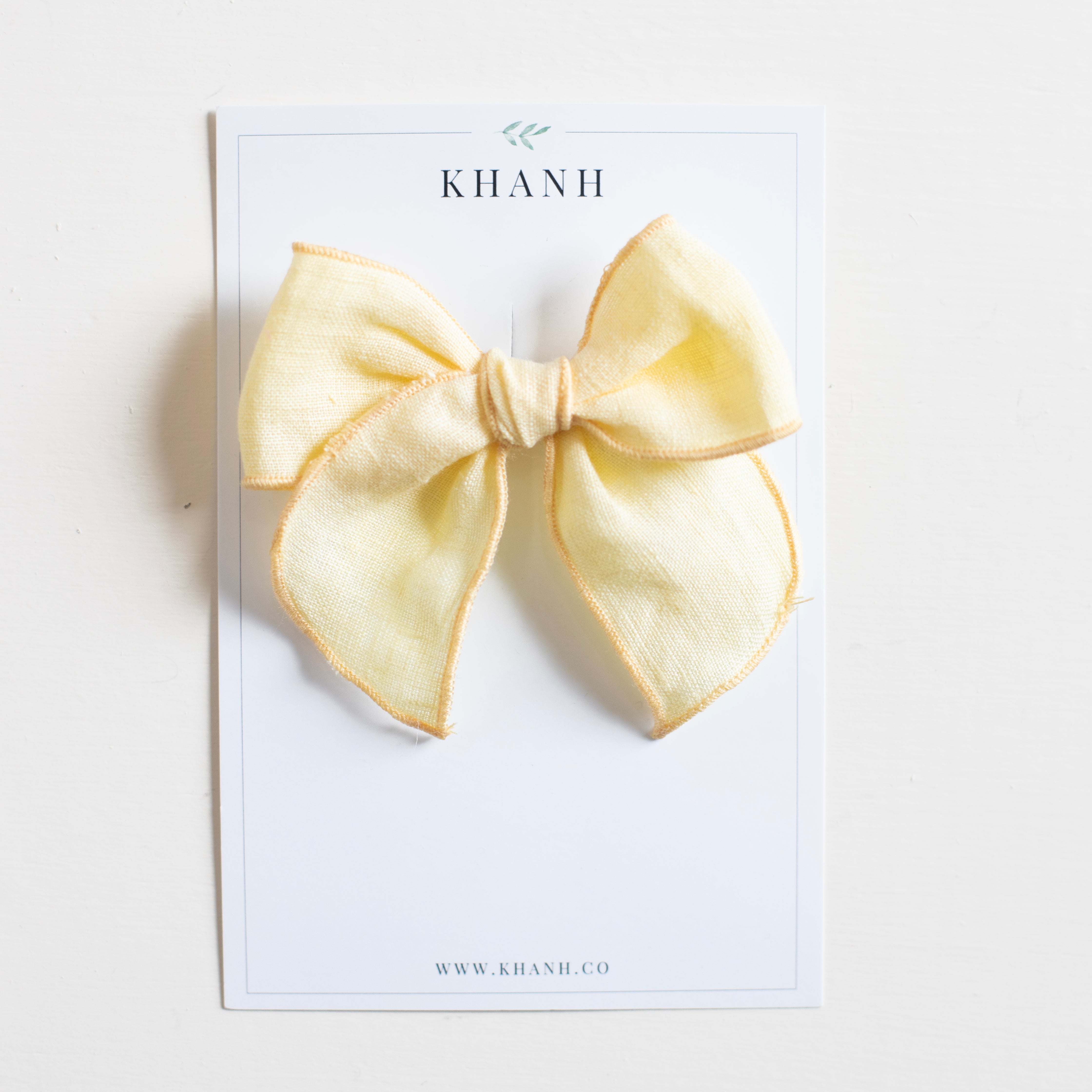 Butter || Medium Whimsical Bow