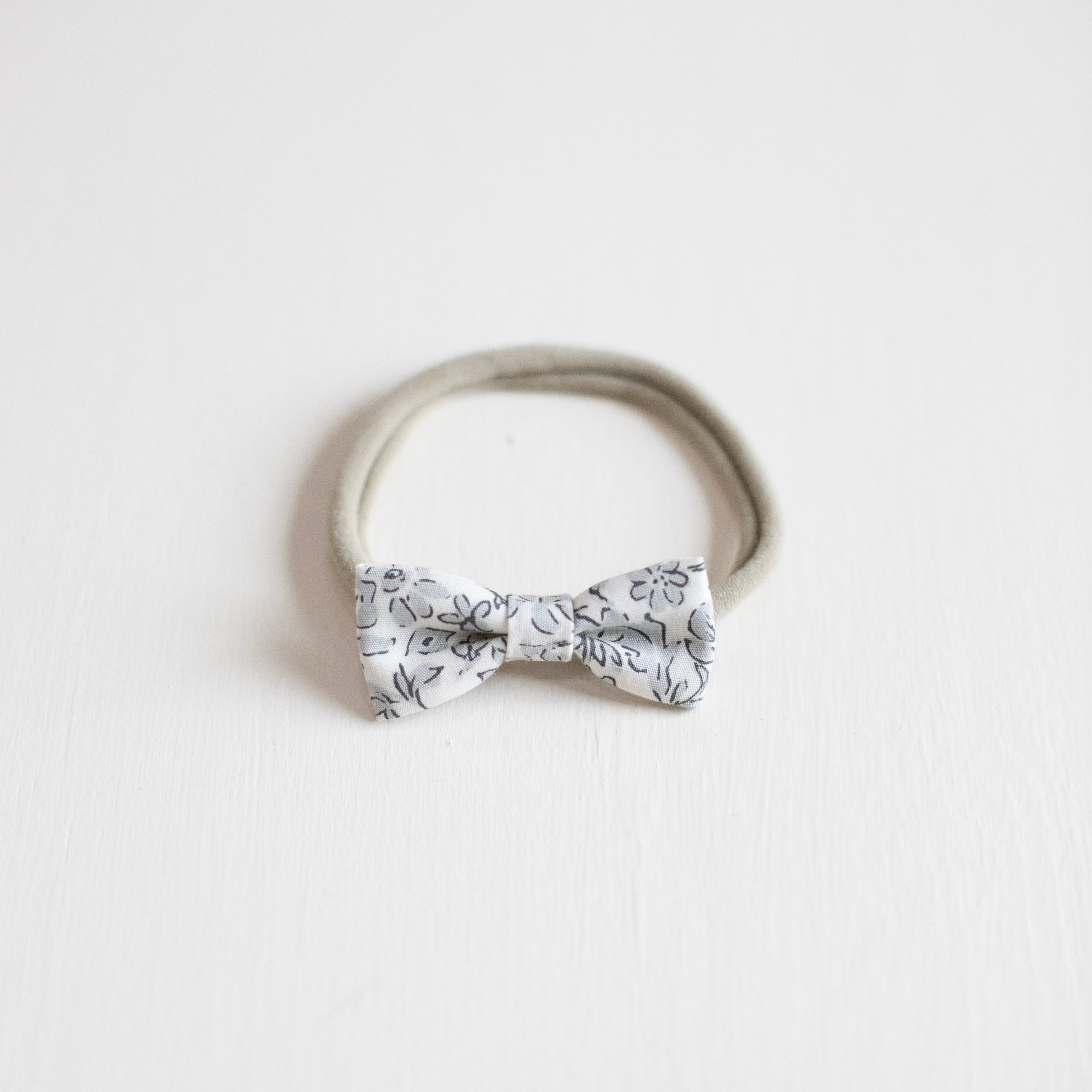 Caroline || Mini Bow
