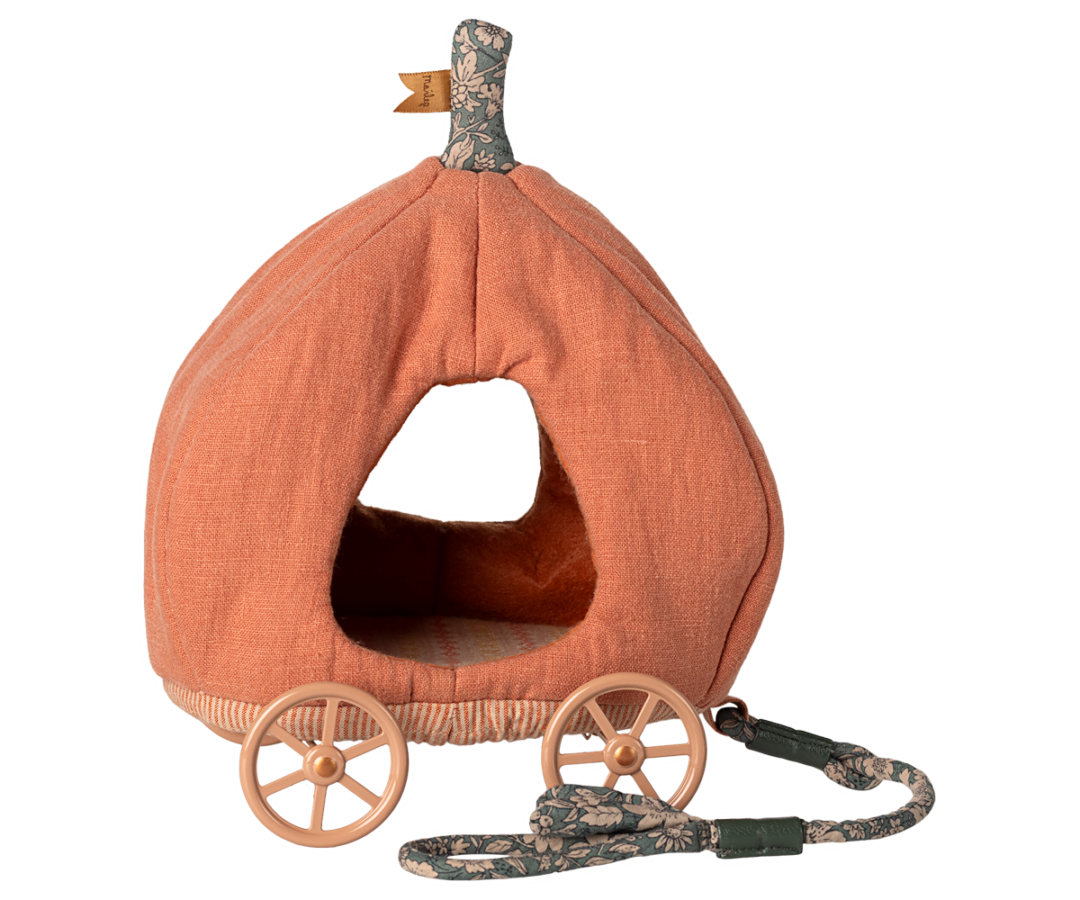 Pumpkin carriage, Mouse (2025)