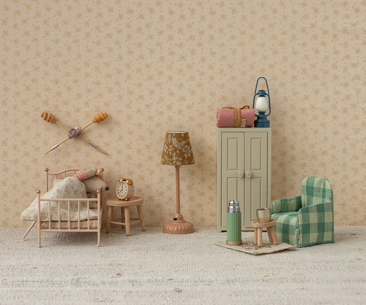 Table and Stool Set || Mouse