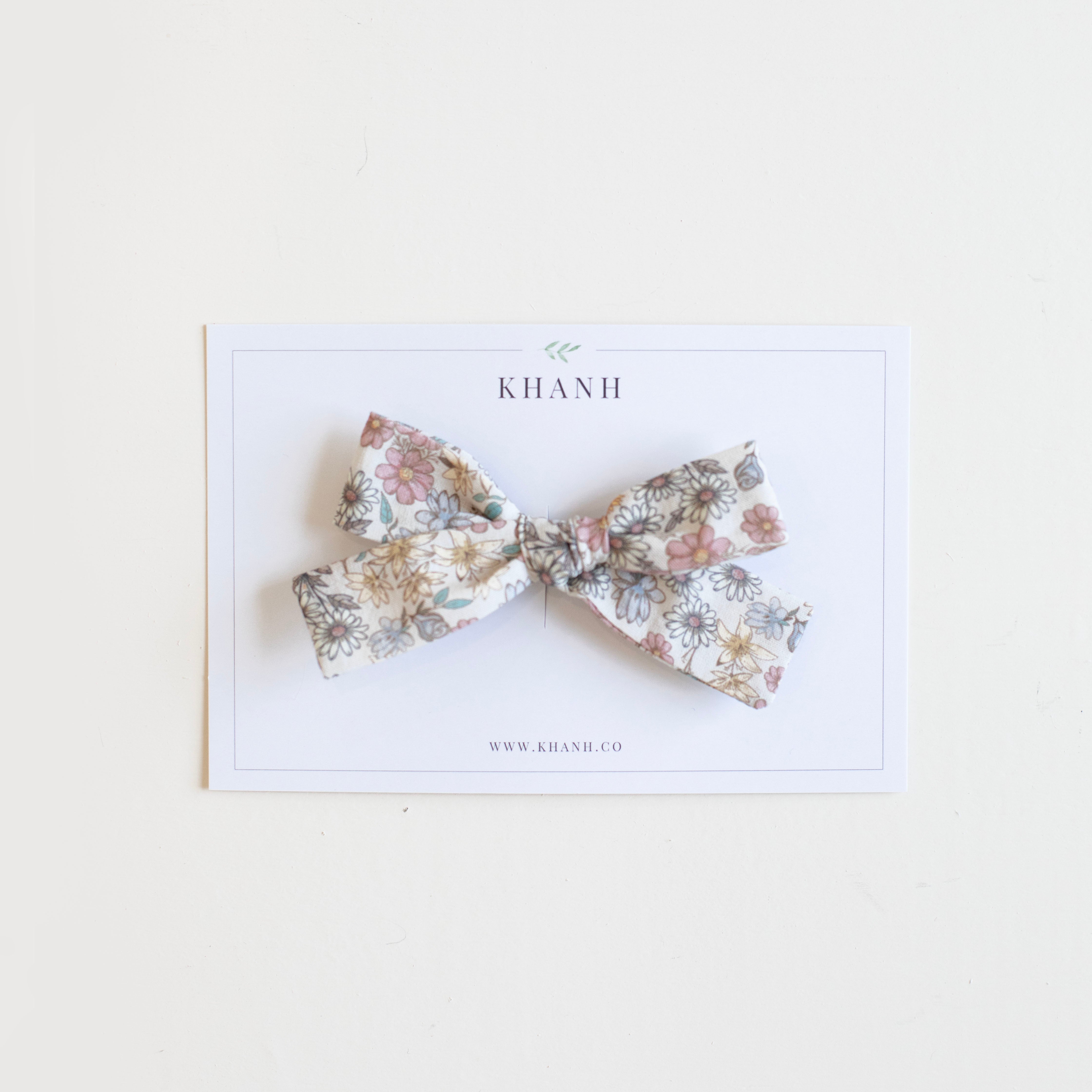 Emmy || Medium Hand Tied Bow
