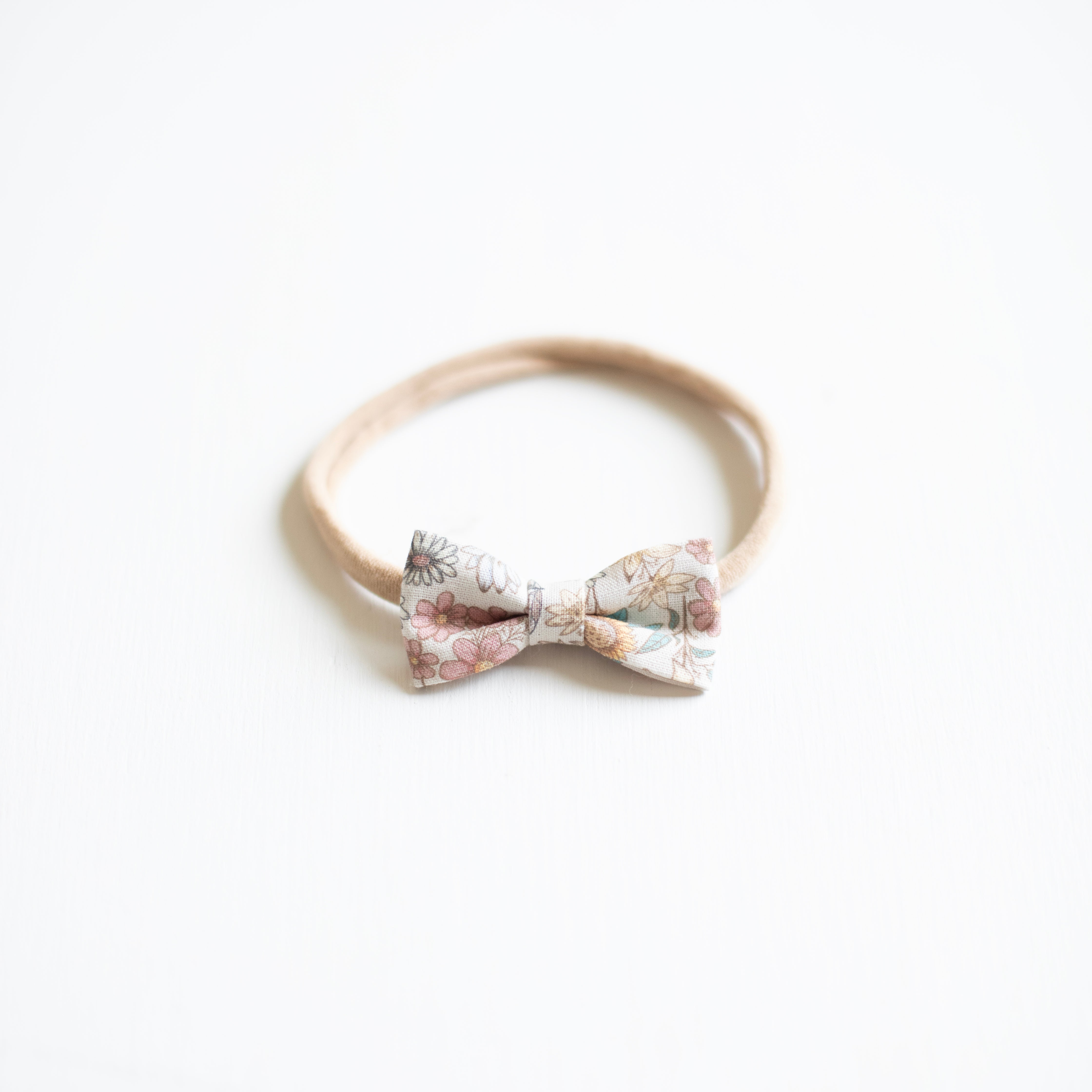 Emmy || Mini Bow