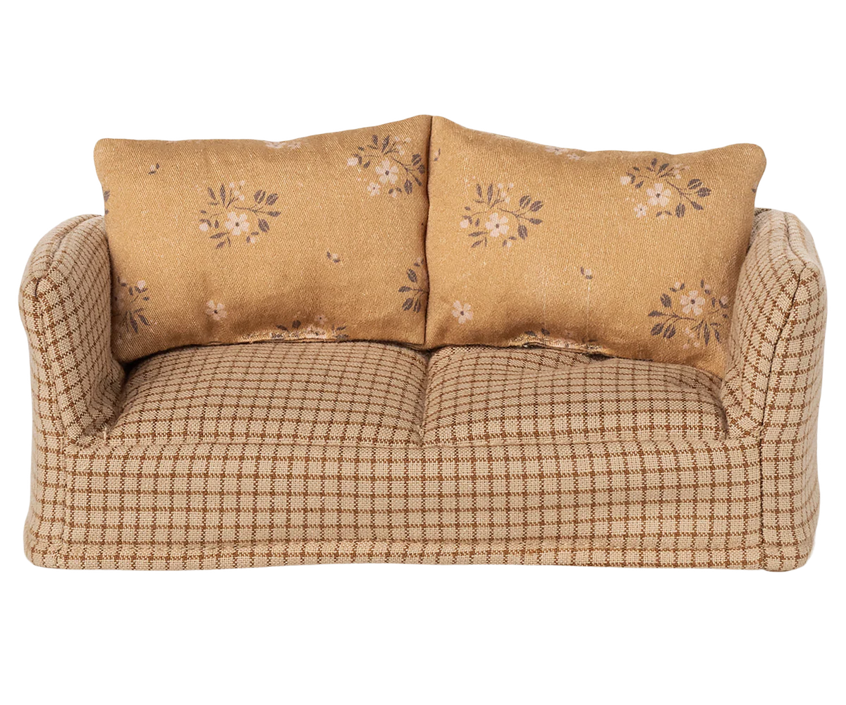 Couch, Mouse || Mable