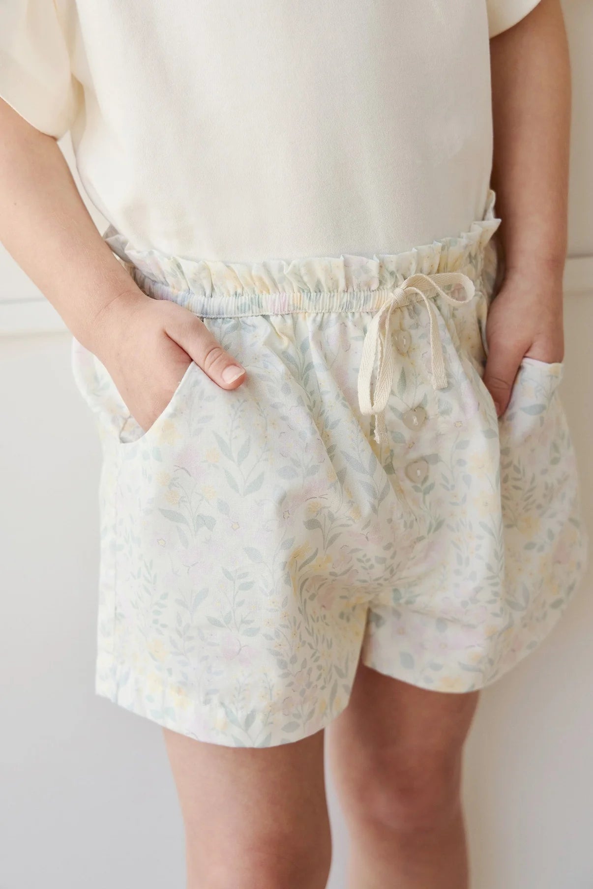 Organic Cotton Neve Short || Daphne Egret