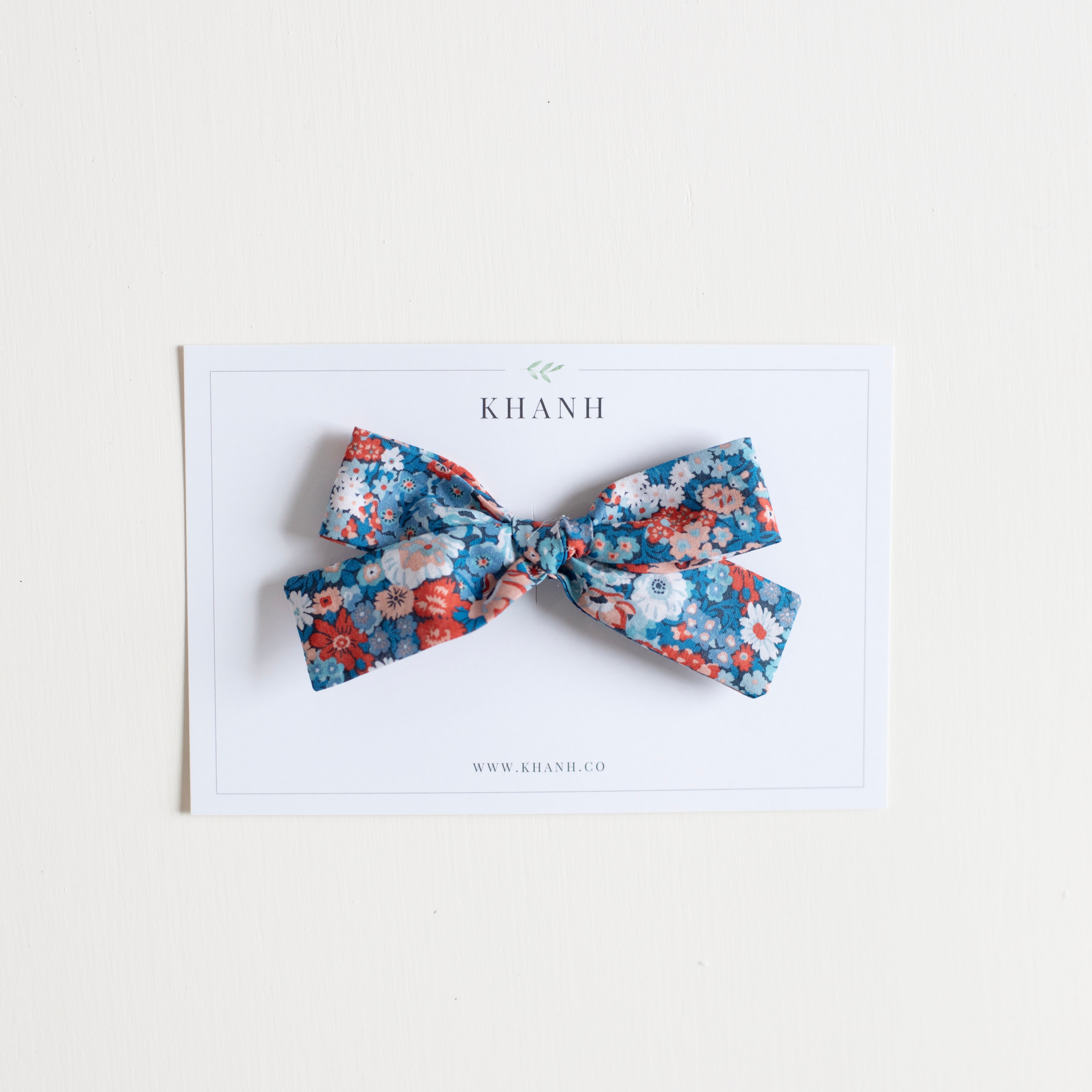 Liberty || Medium Hand Tied Bow