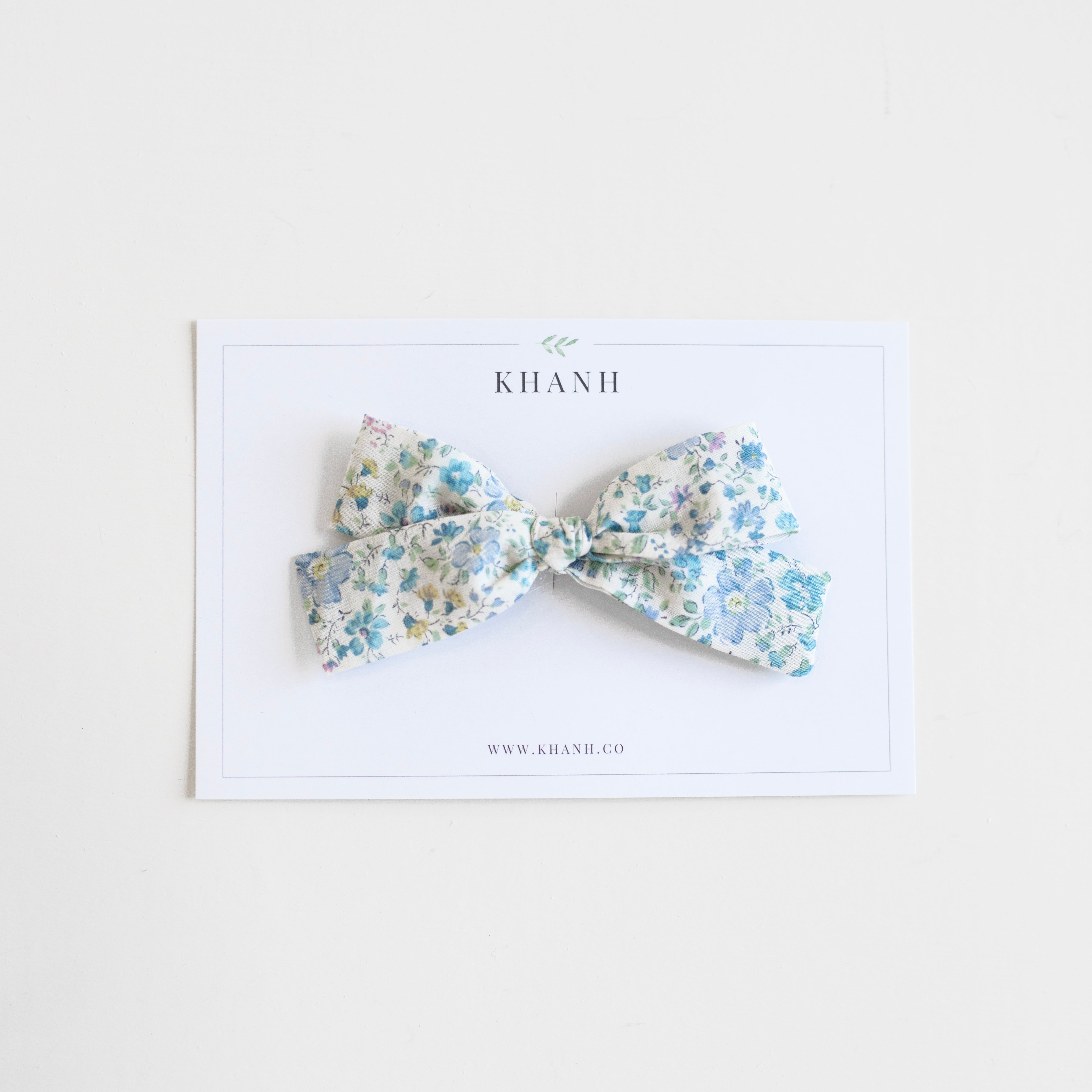 Lily || Medium Hand Tied Bow