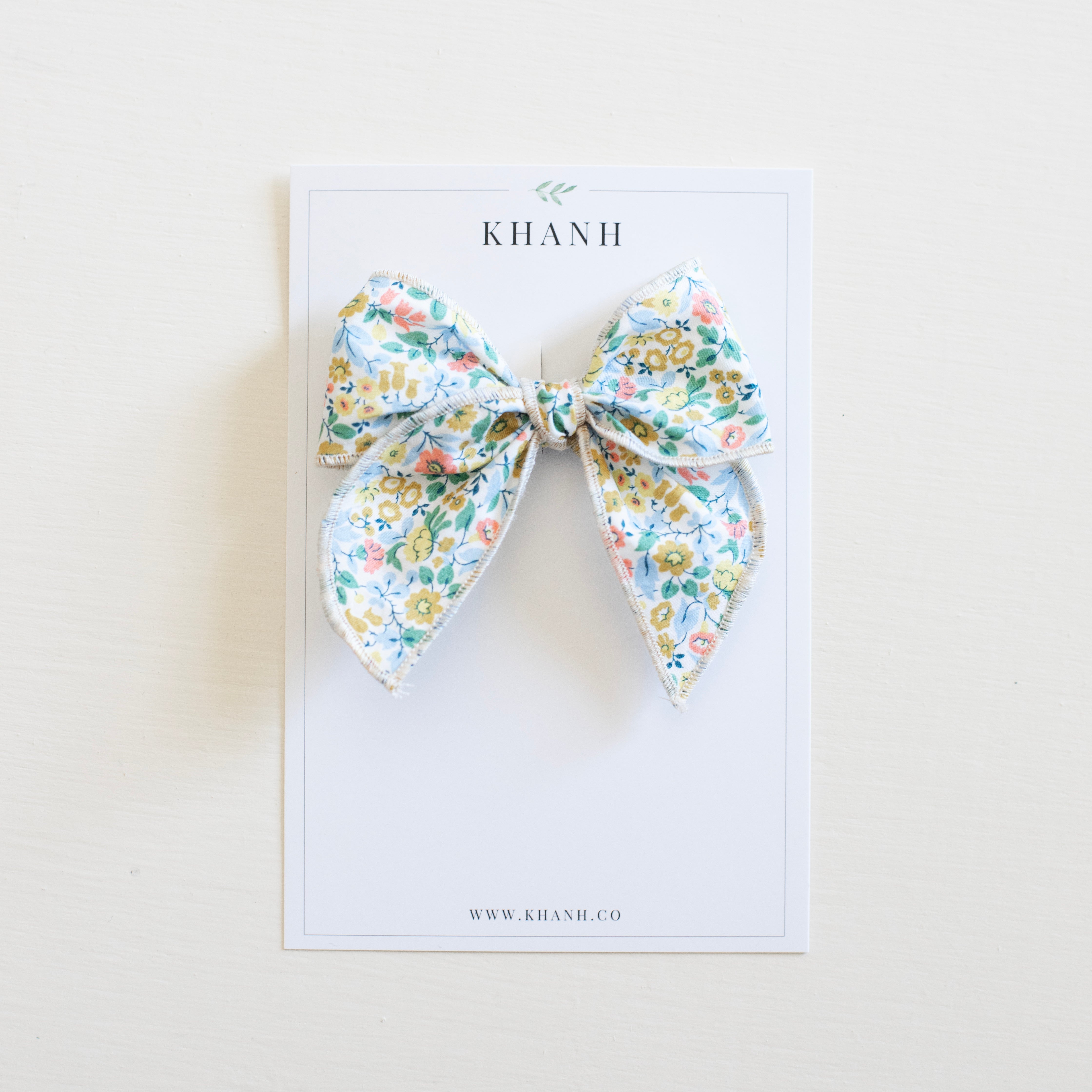 Matilda || Medium Whimsical Bow
