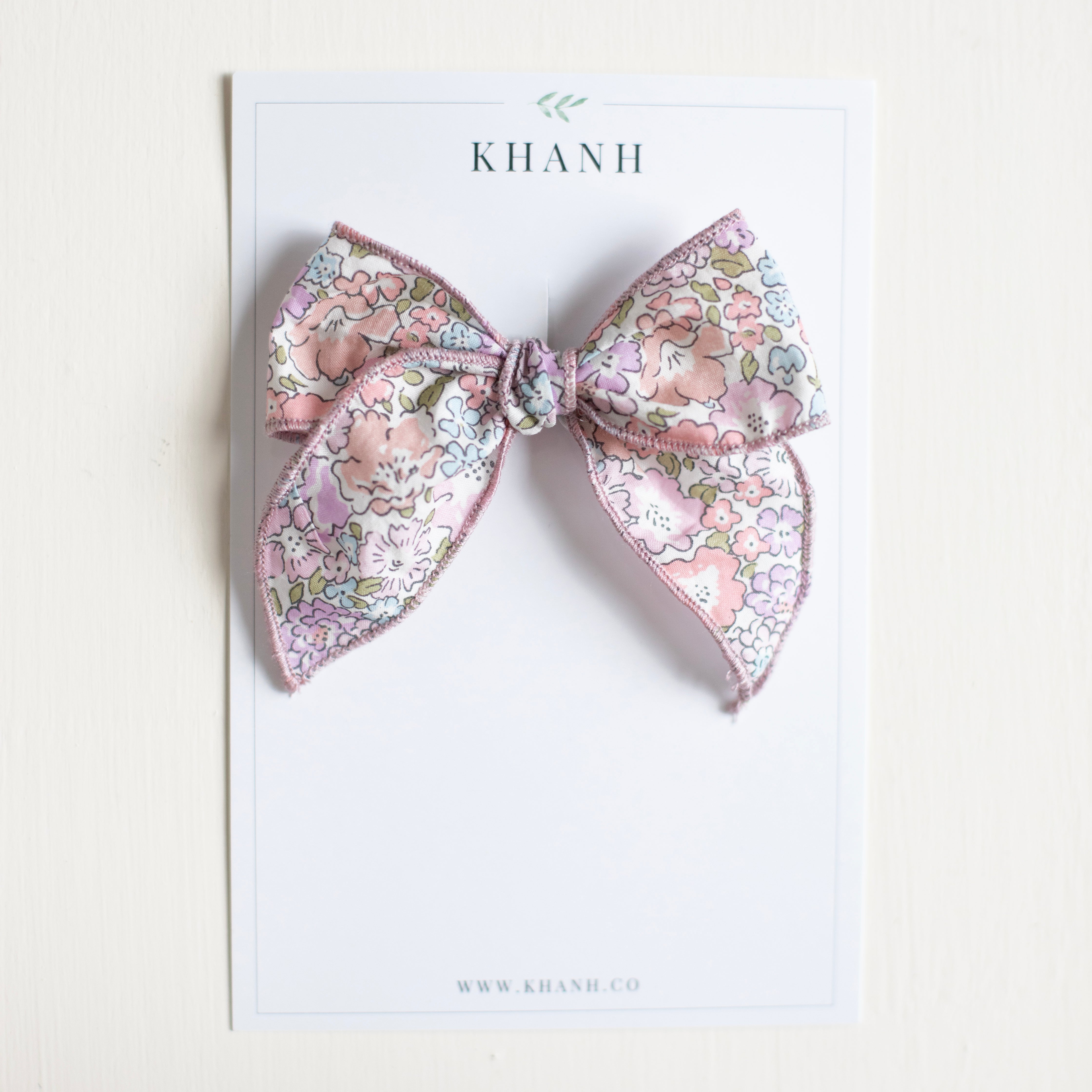 Millie || Medium Whimsical Bow