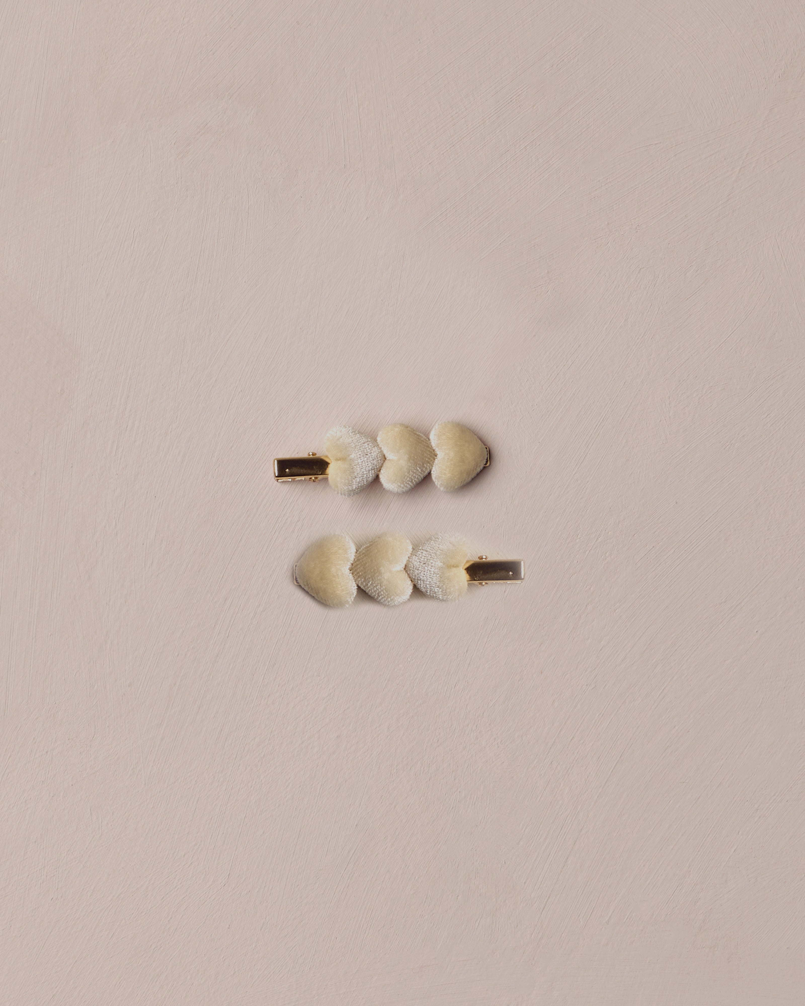 Velvet Heart Clips || Ecru