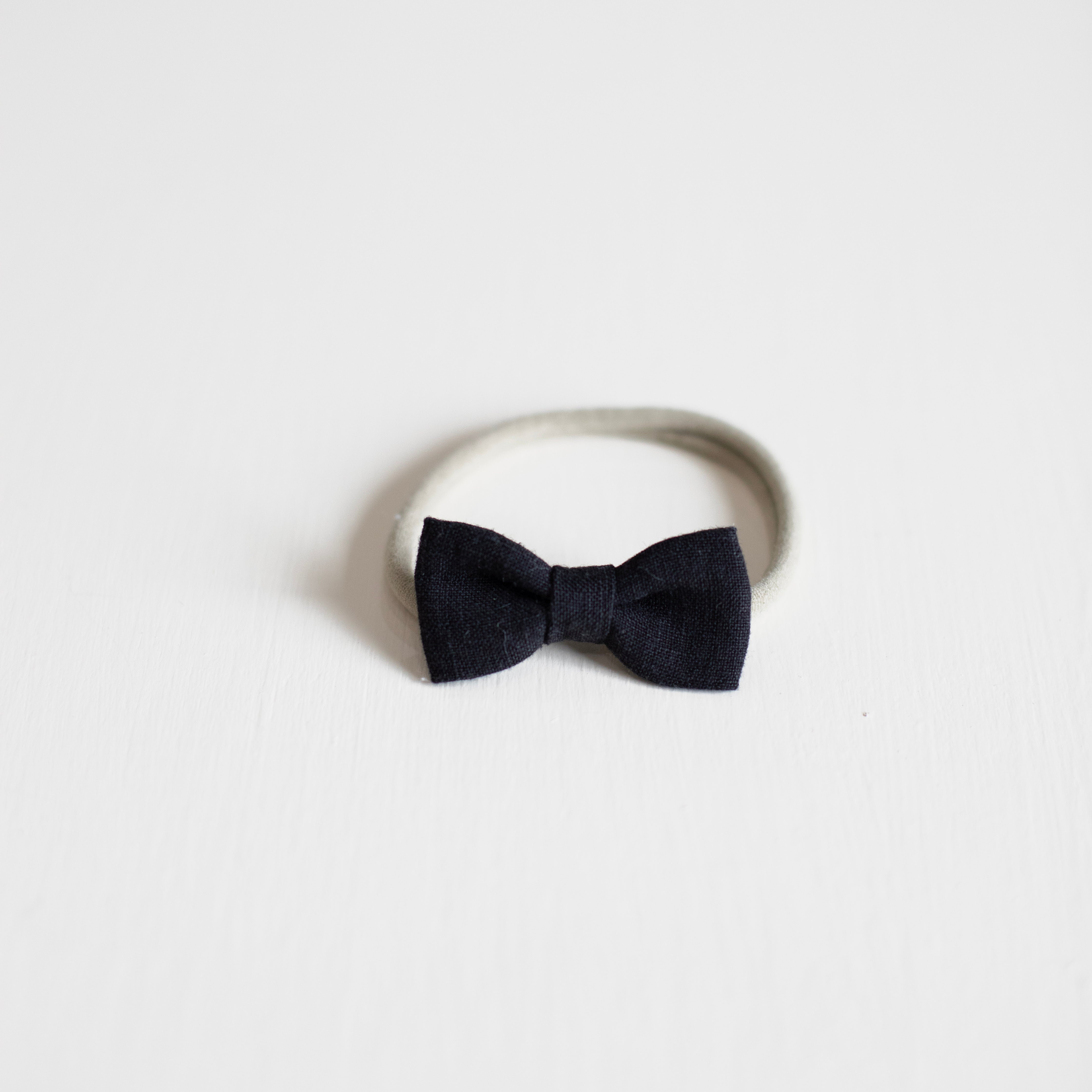 Noir || Mini Bow