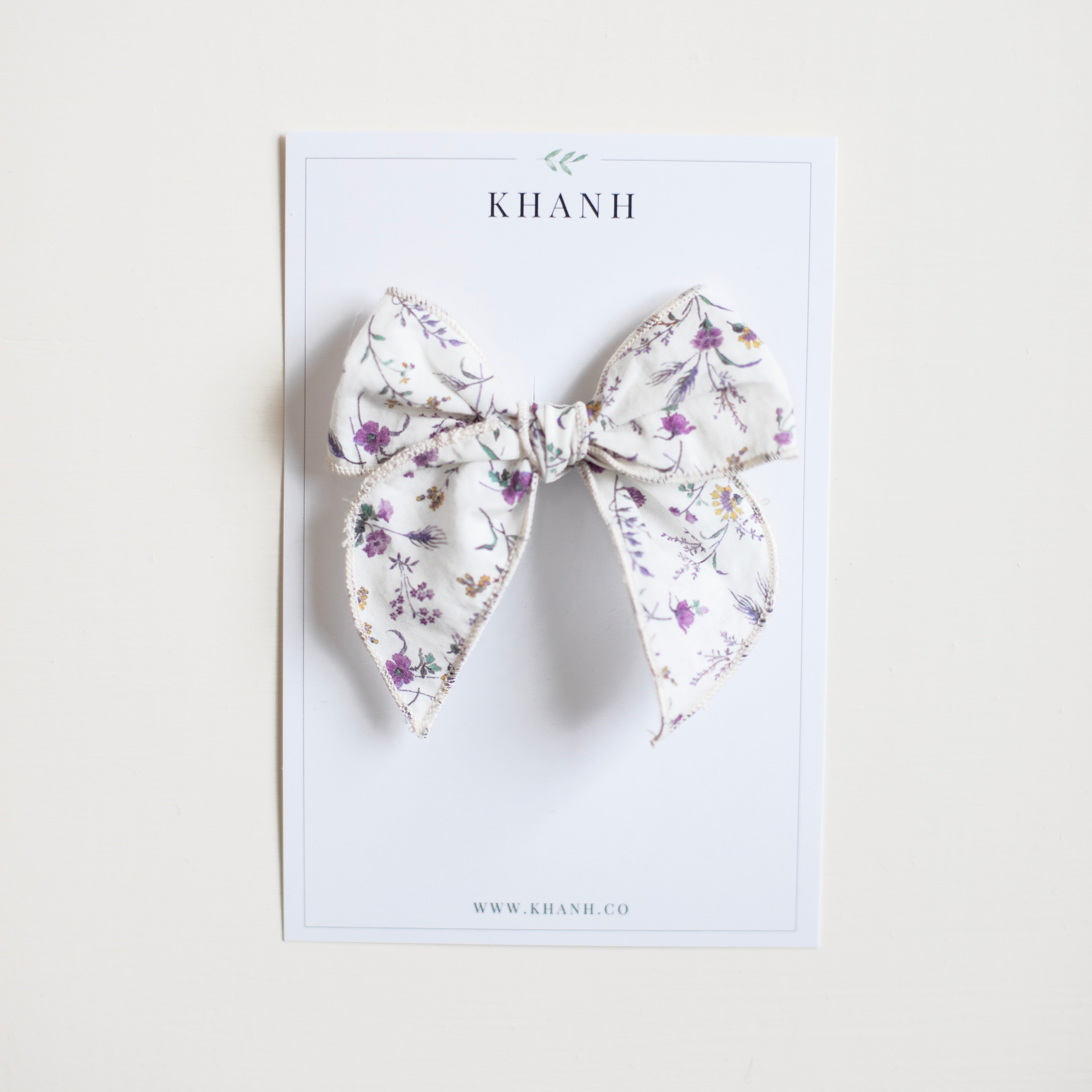 Wisteria Floral || Medium Whimsical Bow