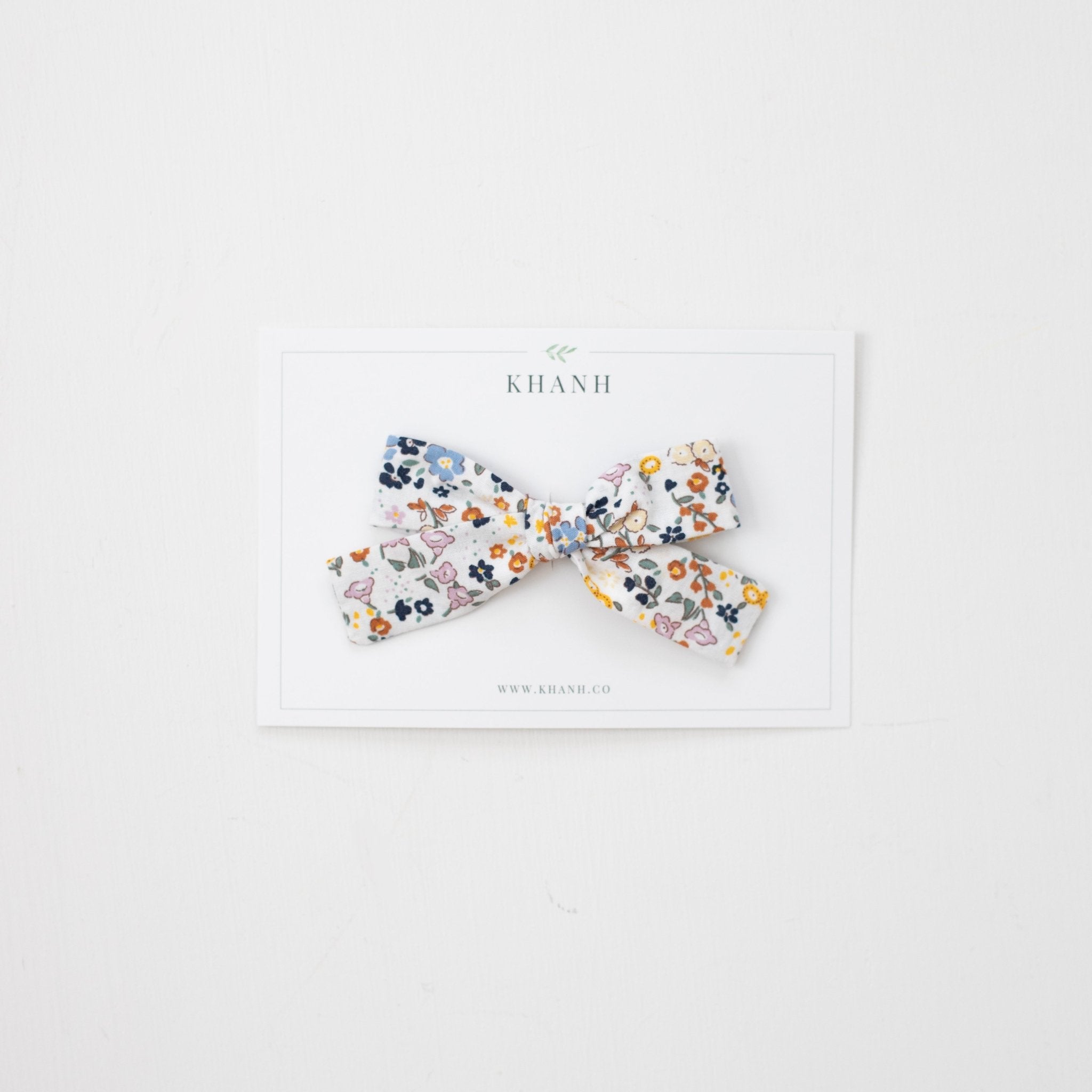 Astrid | Medium Hand - Tied Bow